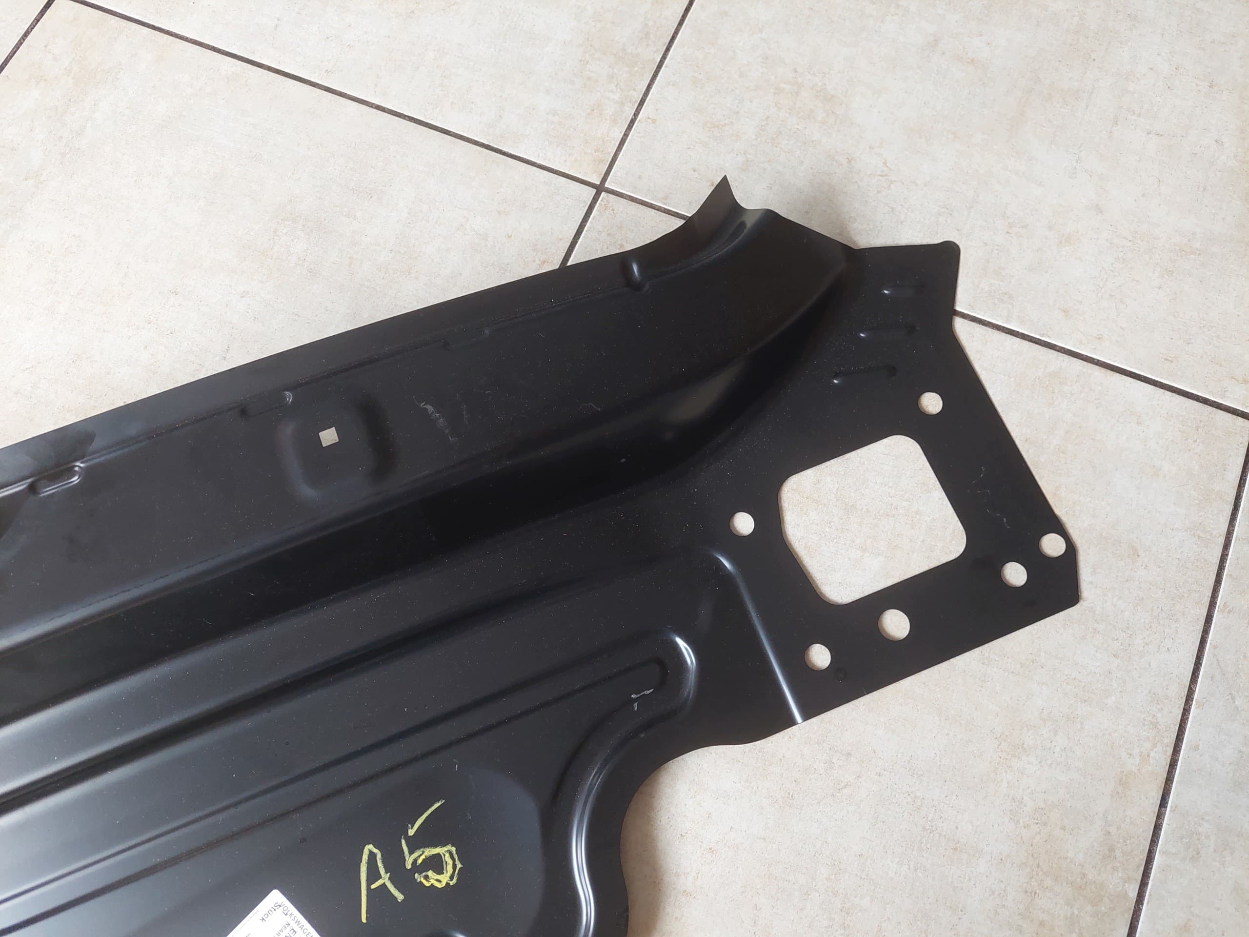 Correa trasera - Audi A5 B9 - F5 - 8IN6 - Nueva 6