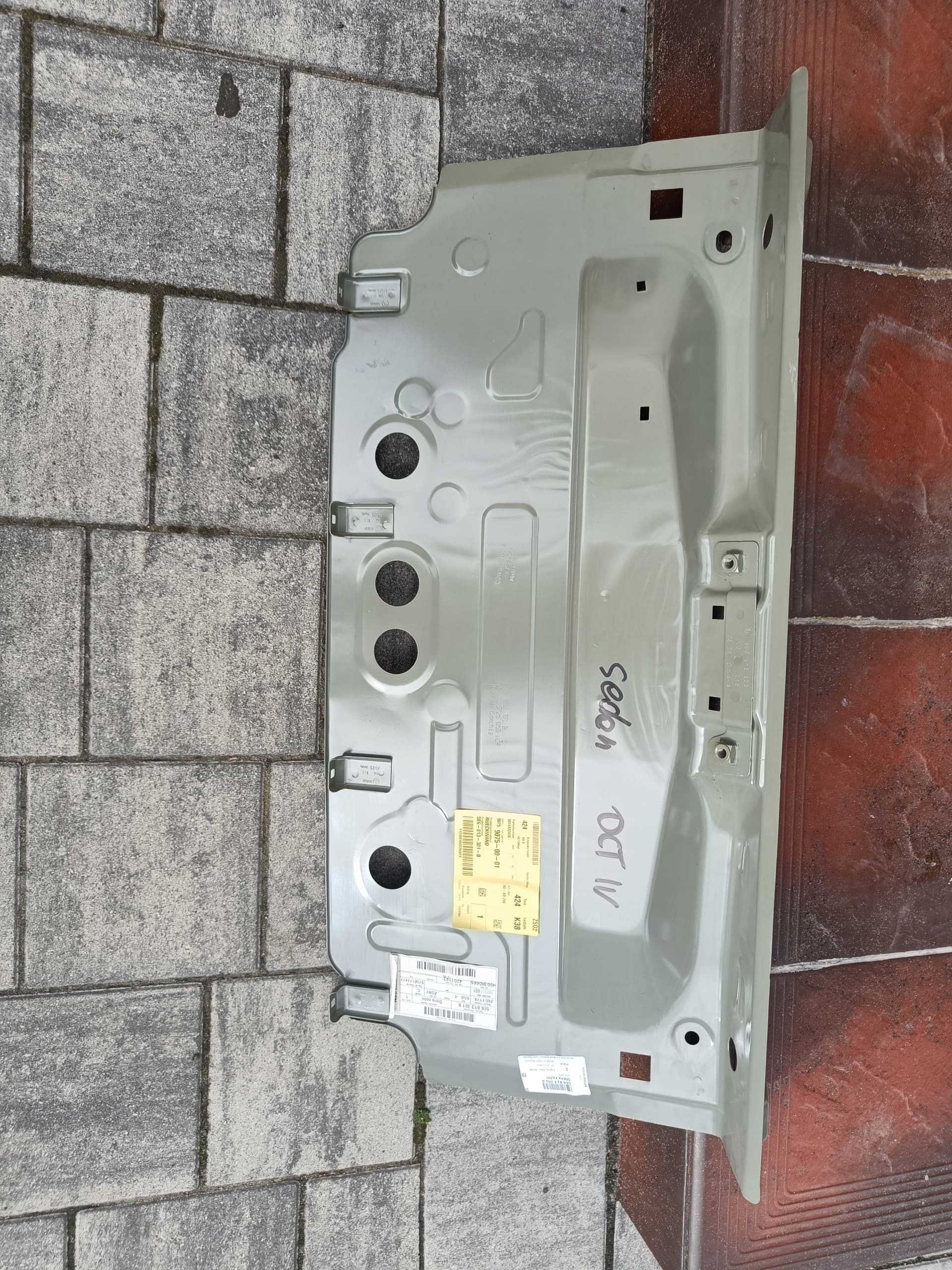 Cinturón Trasero Skoda Octavia IV 5E6813301A nuevo 2
