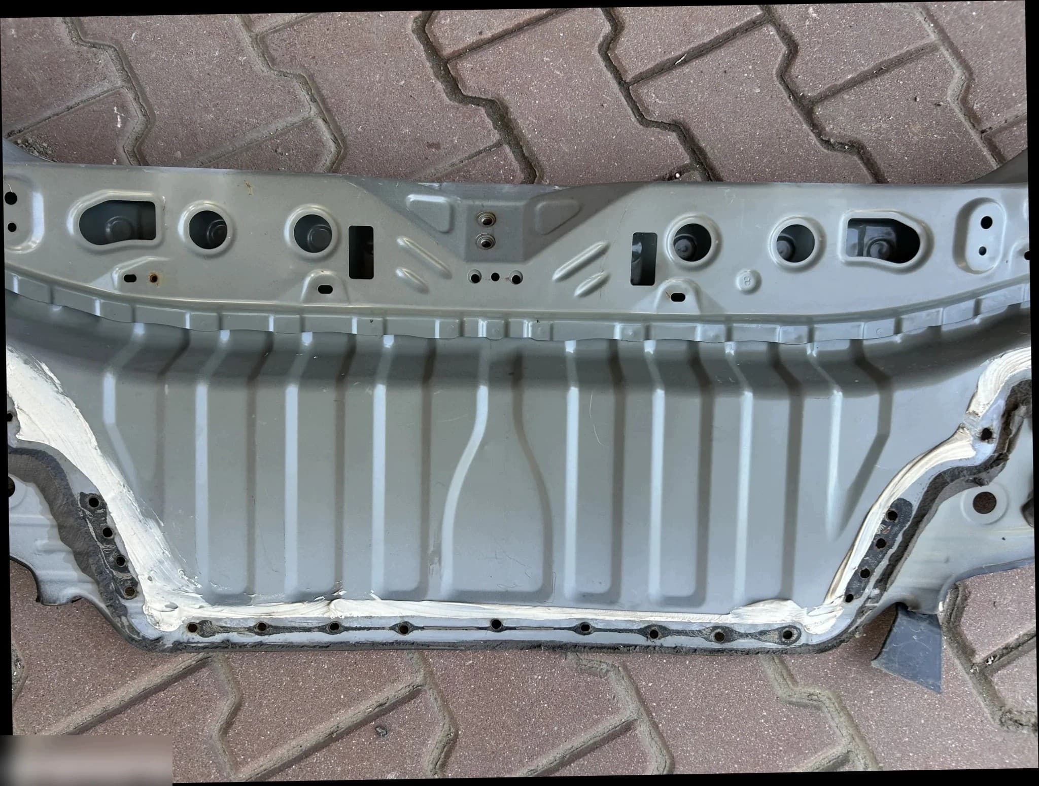 Refuerzo Paragolpes Trasero Toyota Camry Viii 2017 usado 7