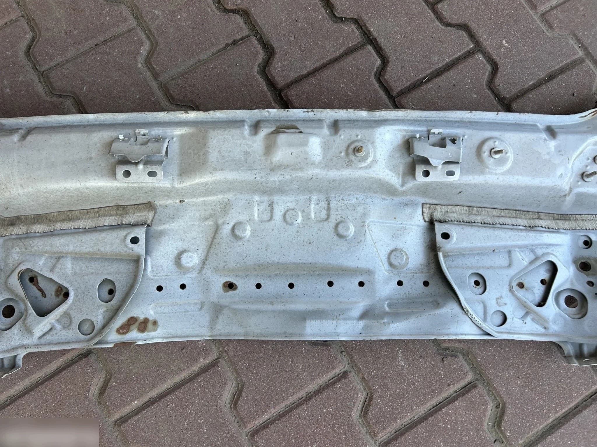 Refuerzo Paragolpes Trasero Toyota Auris II HB 2012-2018 usado 3