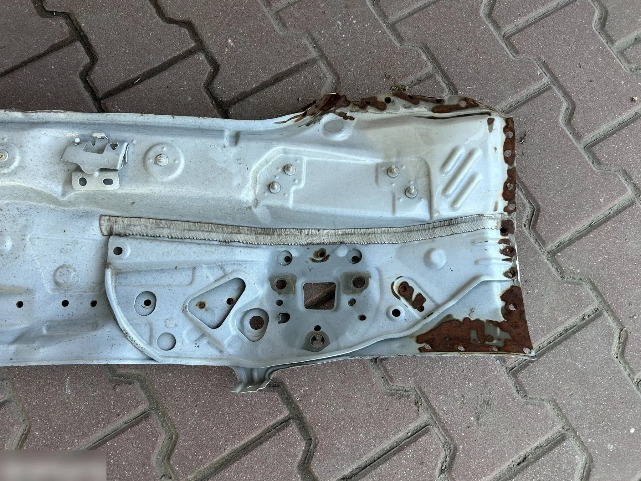 Refuerzo Paragolpes Trasero Toyota Auris II HB 2012-2018 usado 4