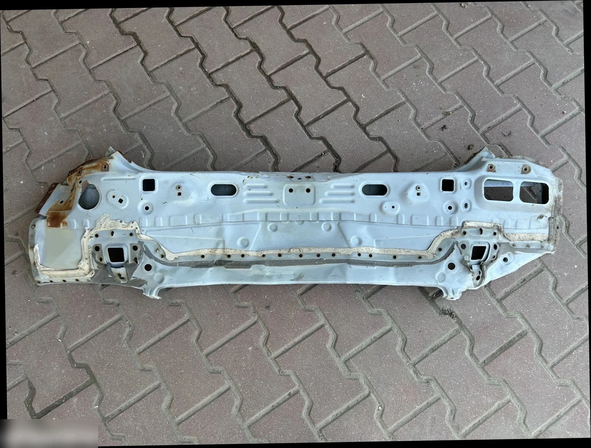 Refuerzo Paragolpes Trasero Toyota Auris II HB 2012-2018 usado 5