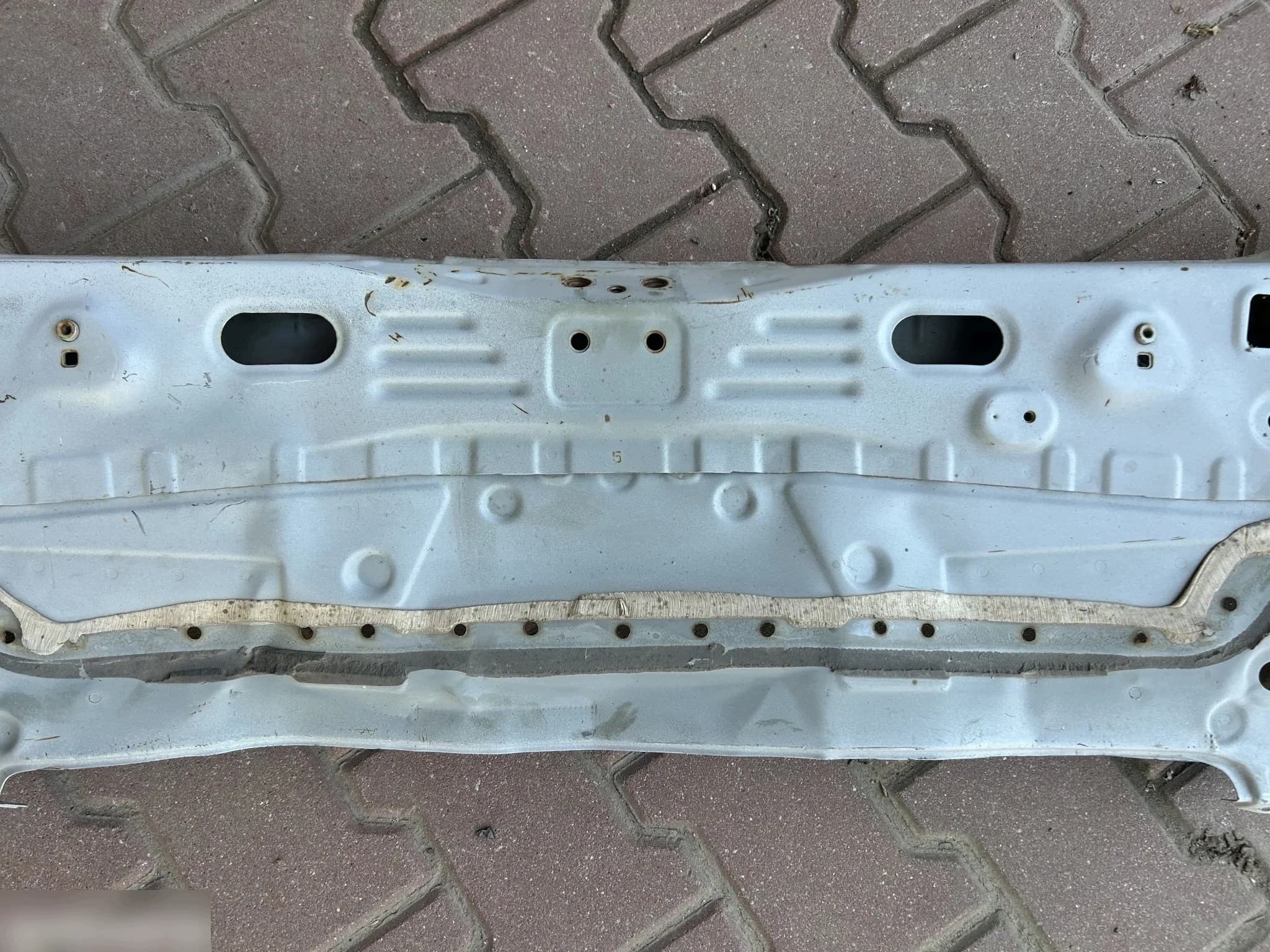 Refuerzo Paragolpes Trasero Toyota Auris II HB 2012-2018 usado 7