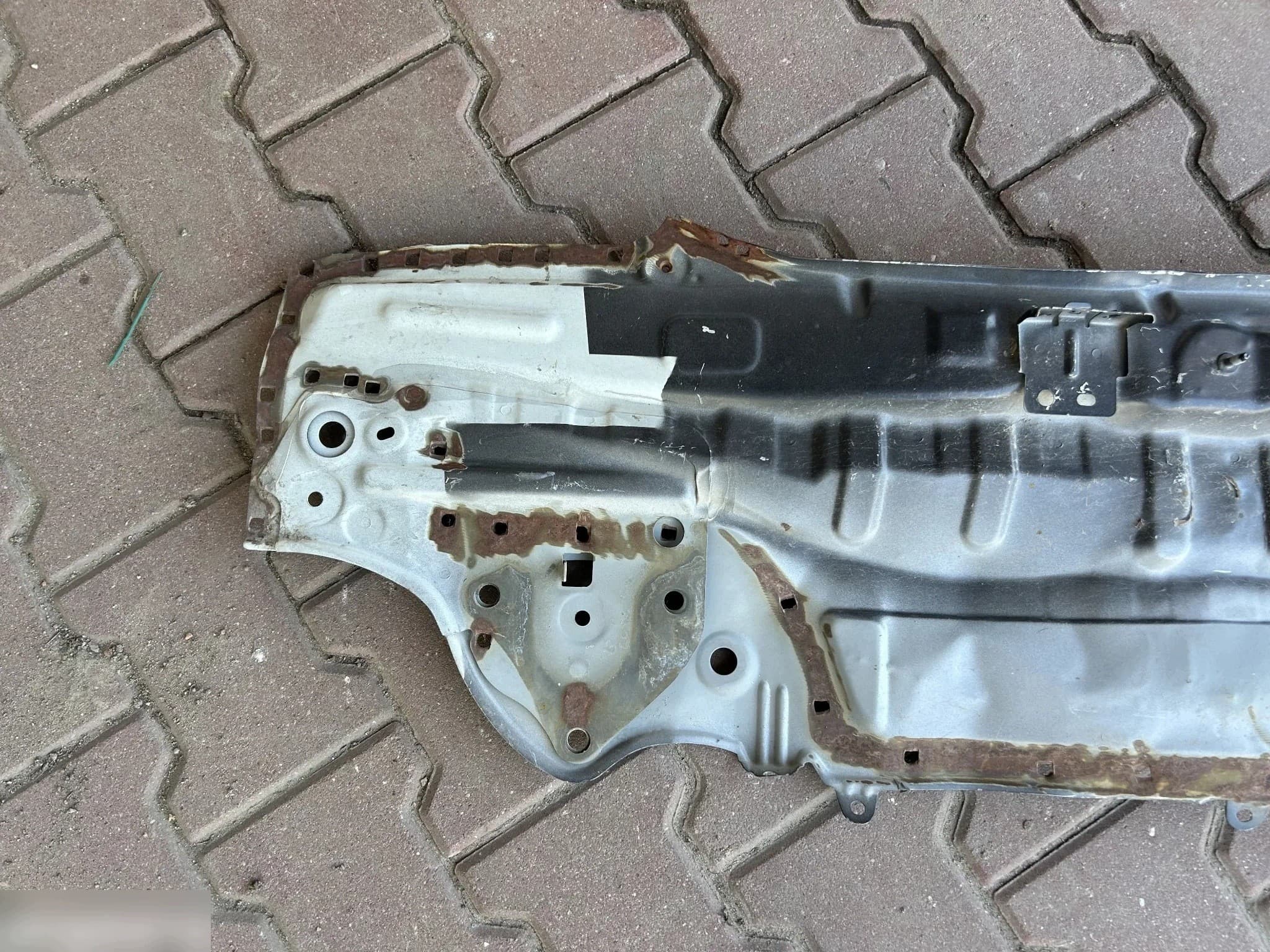 Refuerzo de cinturón trasero para Toyota Yaris Iii 2011-2019 usado 2