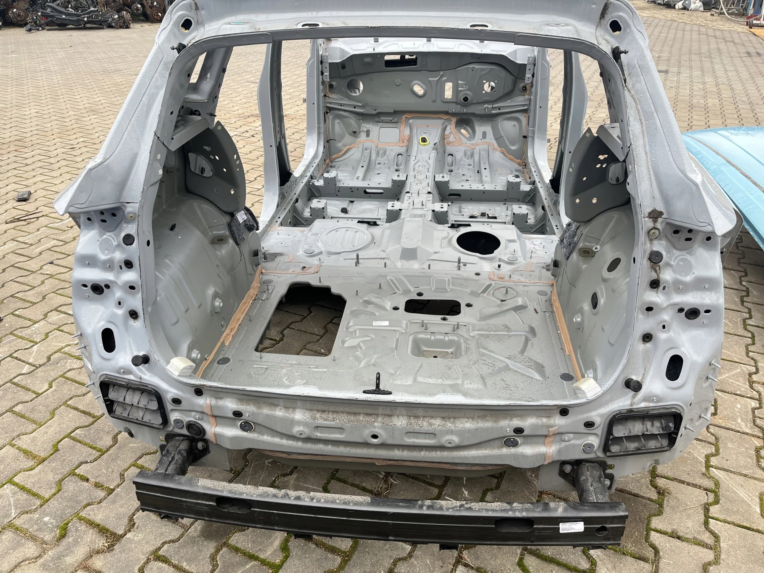Panel de Piso Trasero del Maletero Renault Symbol 2024- usado