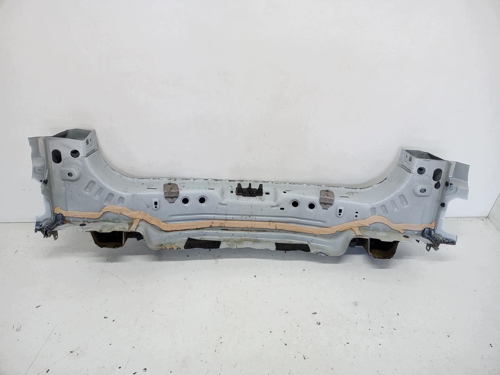 Soporte de Paragolpes Trasero Ford Kuga MK3 usado 4
