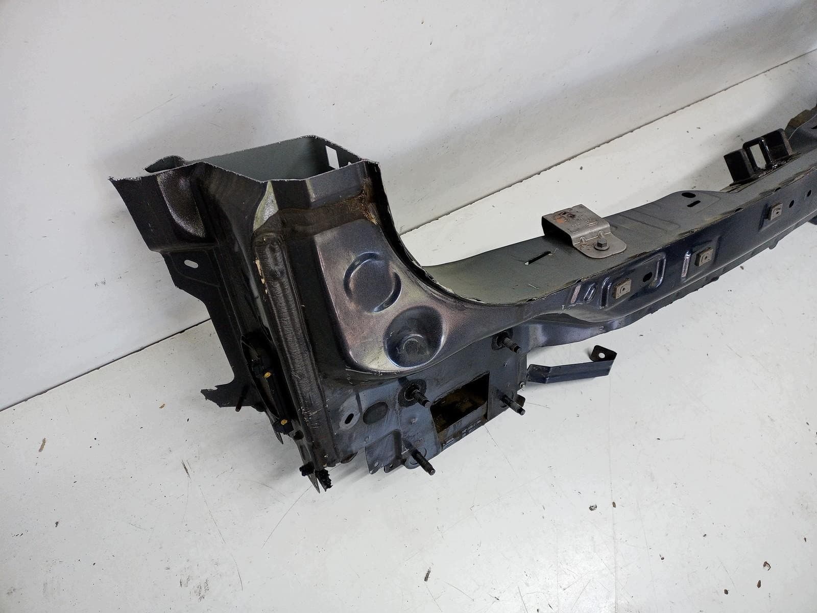 Soporte de Paragolpes Trasero Ford Kuga MK3 usado 2