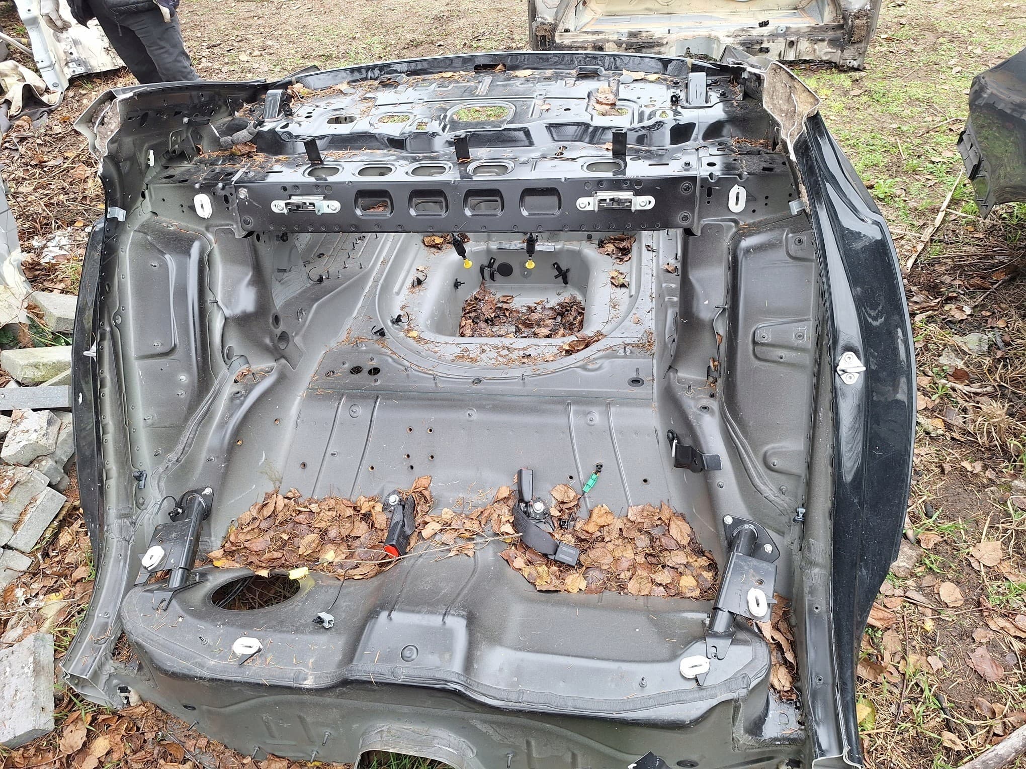 Panel Trasero Jaguar XE X760 usado 5