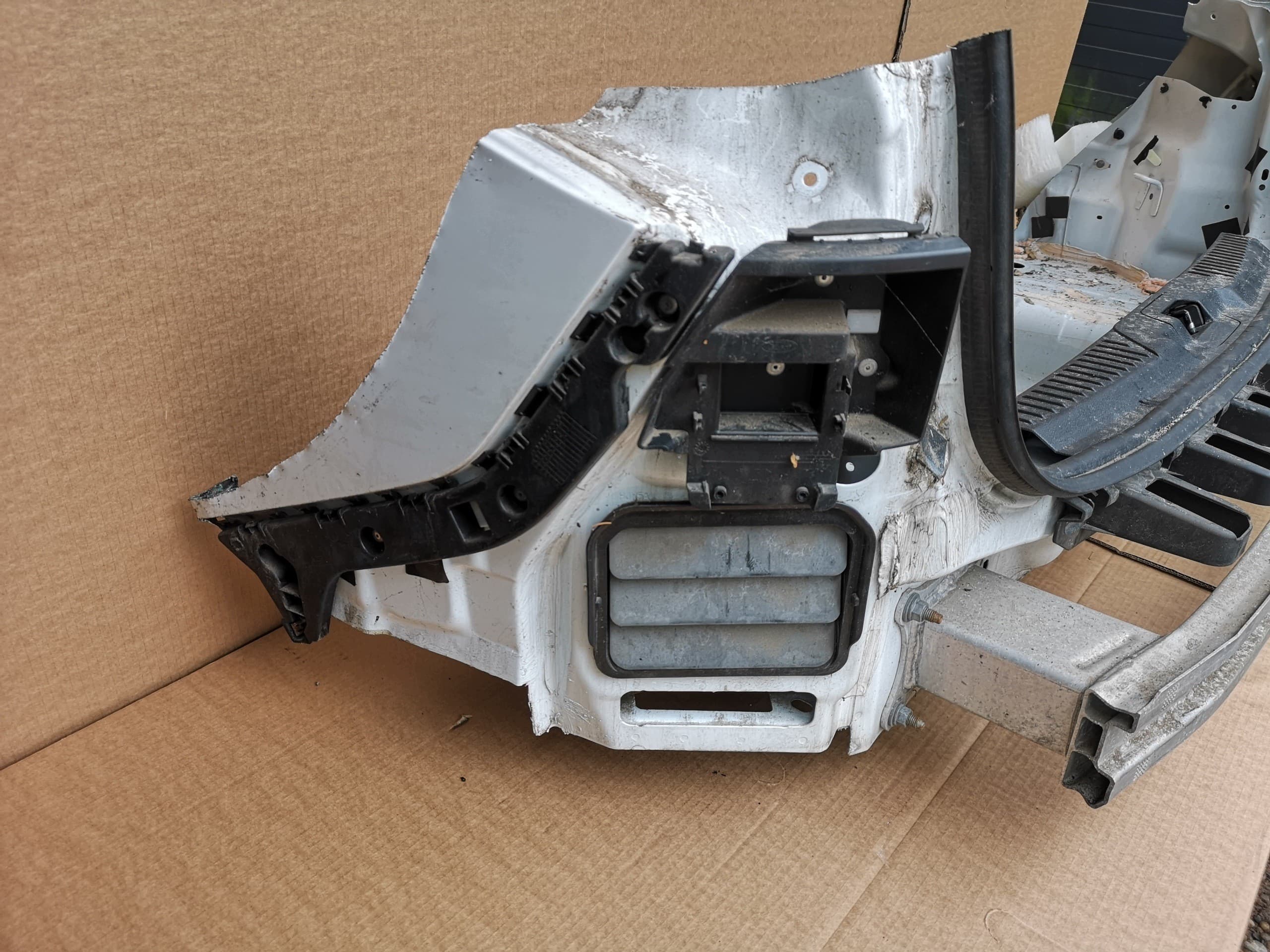 Ford Focus MK4 Lift 18-25 Panel Trasero Completo Combi usado 2