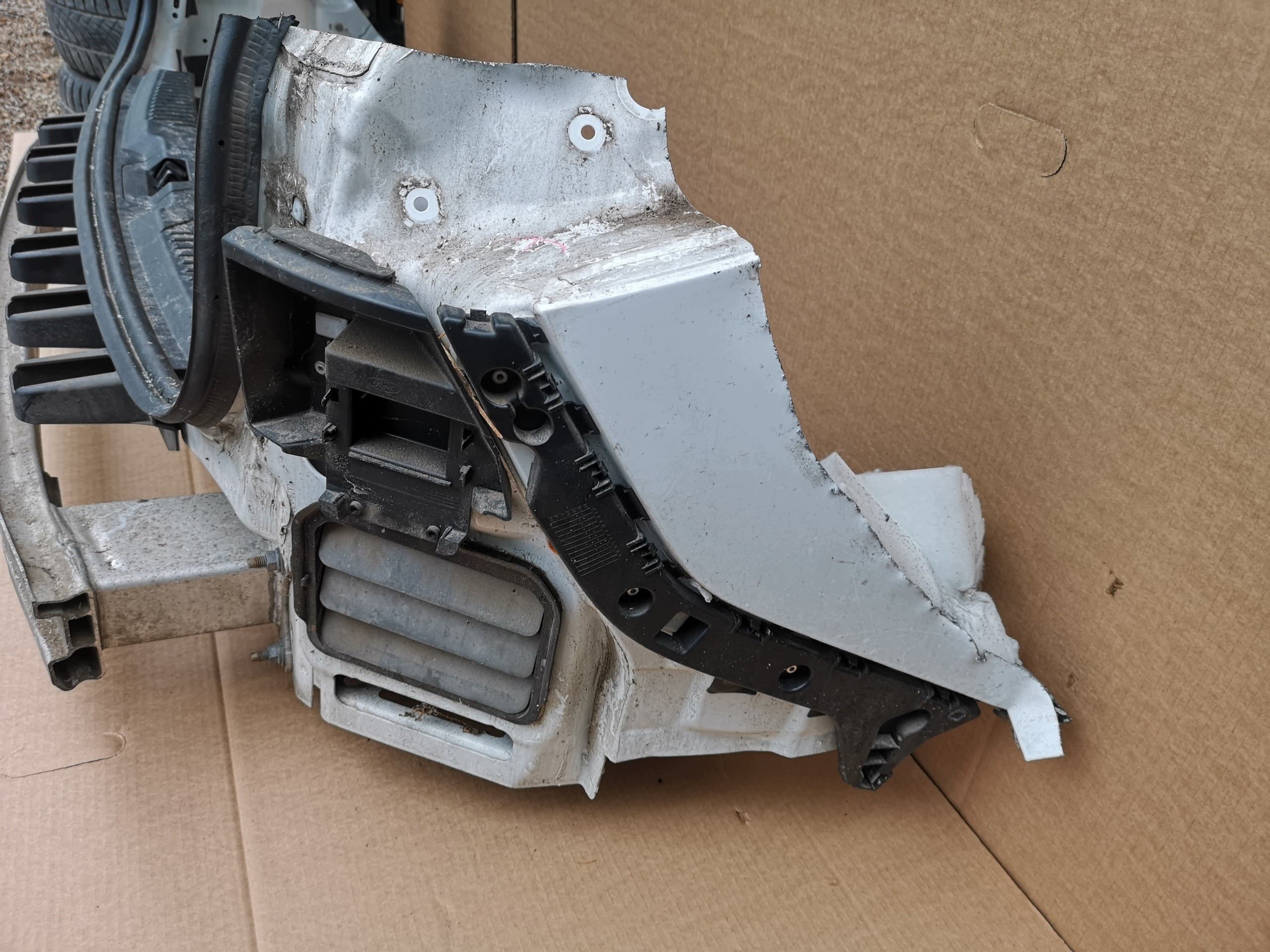 Ford Focus MK4 Lift 18-25 Panel Trasero Completo Combi usado 4