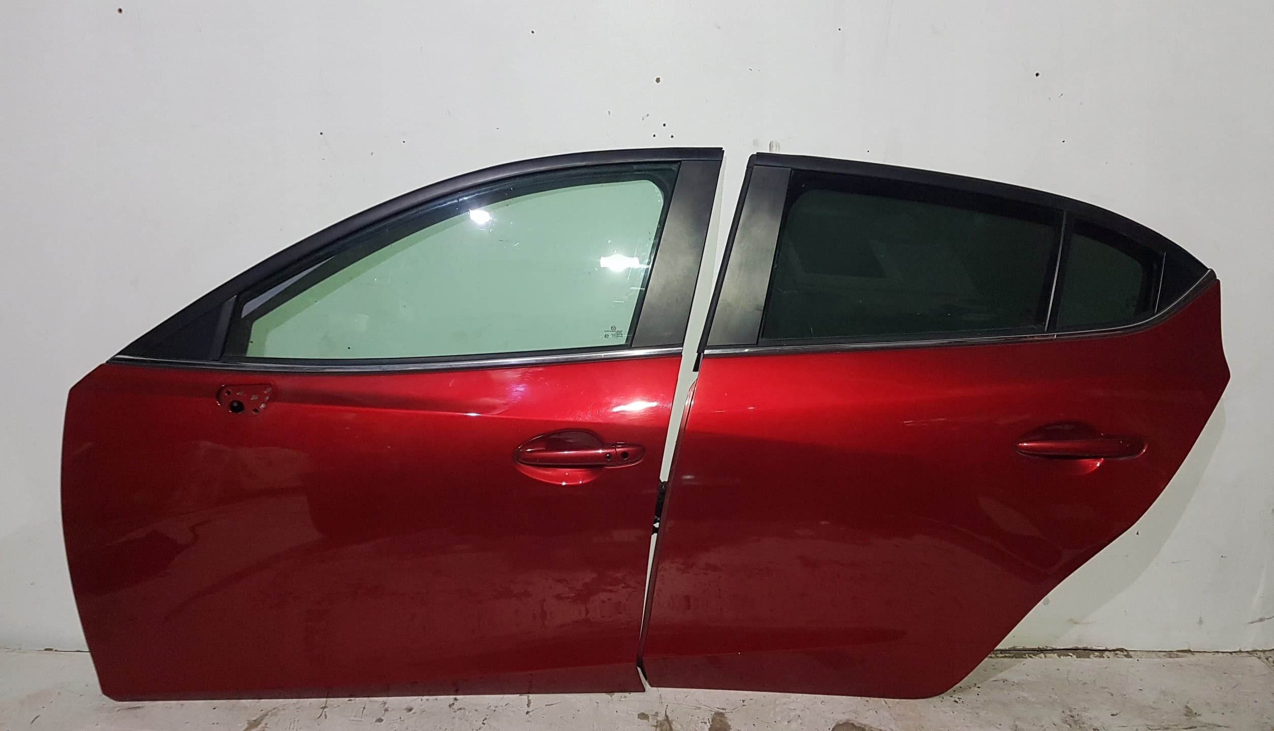 Puerta Delantera Derecha o Trasera Derecha Mazda 3 41V nuevo