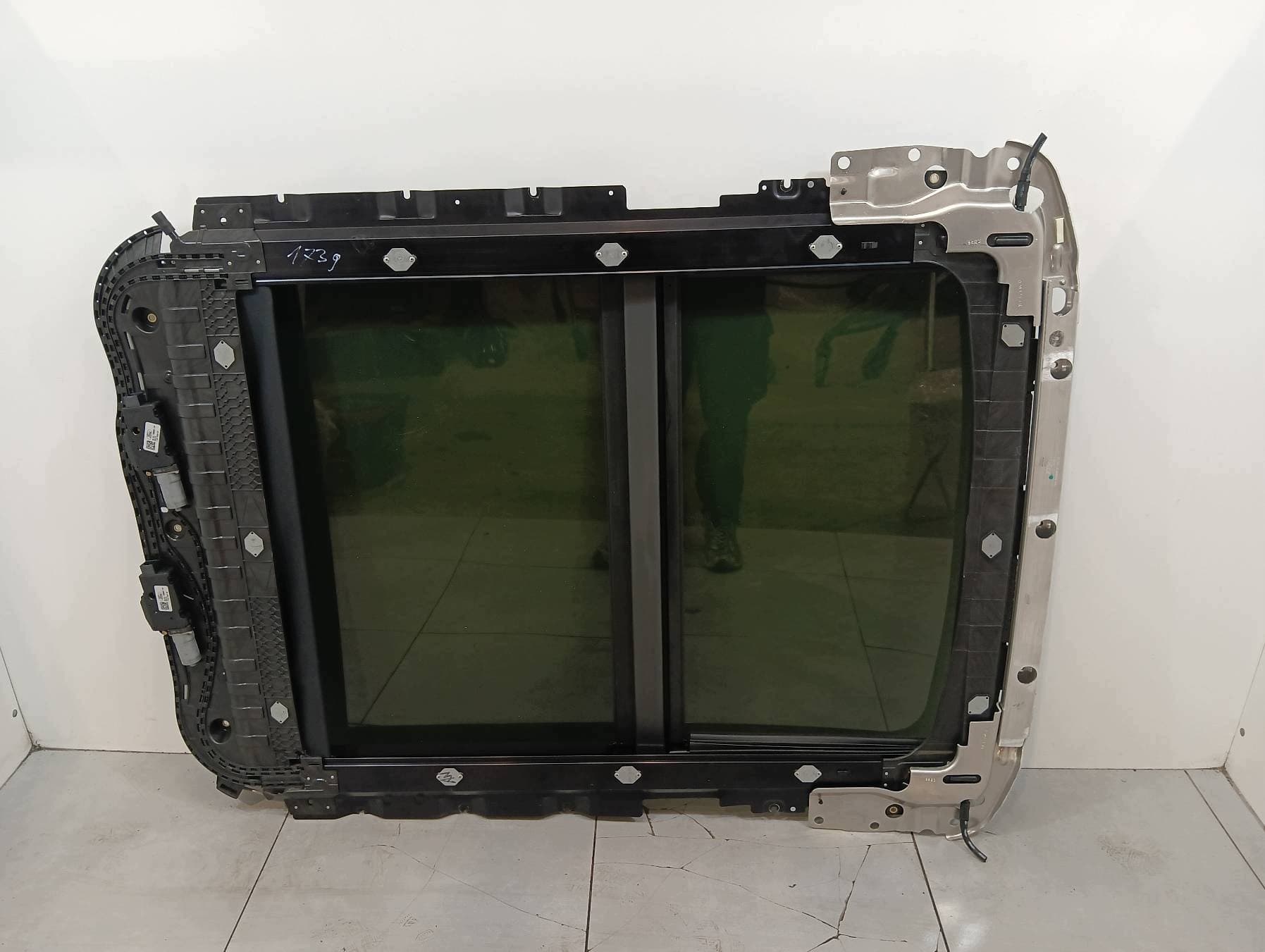Techo solar para Lincoln Navigator IV (2017-2024) usado 6