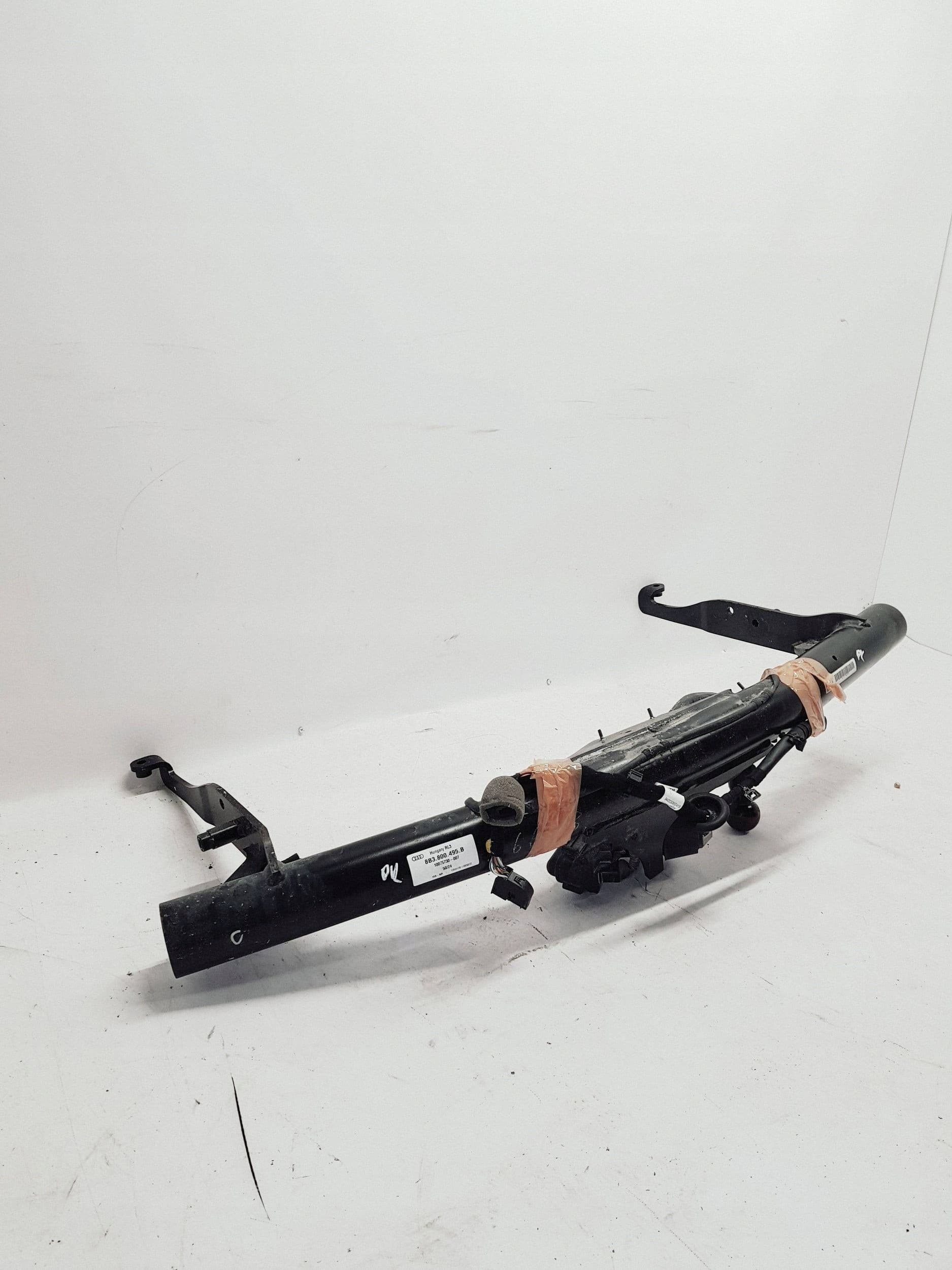 Audi A5 B10 8B3 Enganche trasero 8B3800495B usado 2