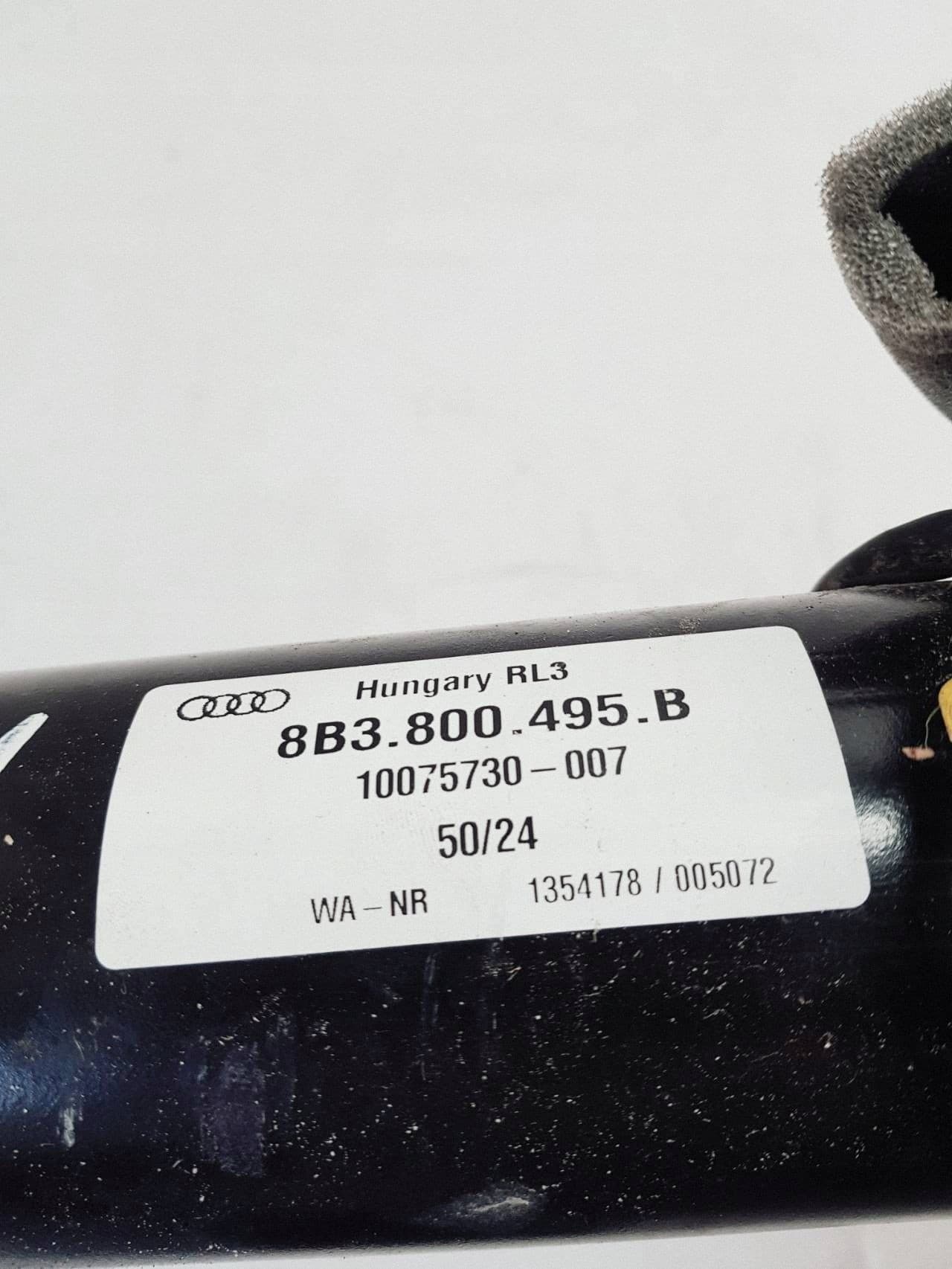 Audi A5 B10 8B3 Enganche trasero 8B3800495B usado 10