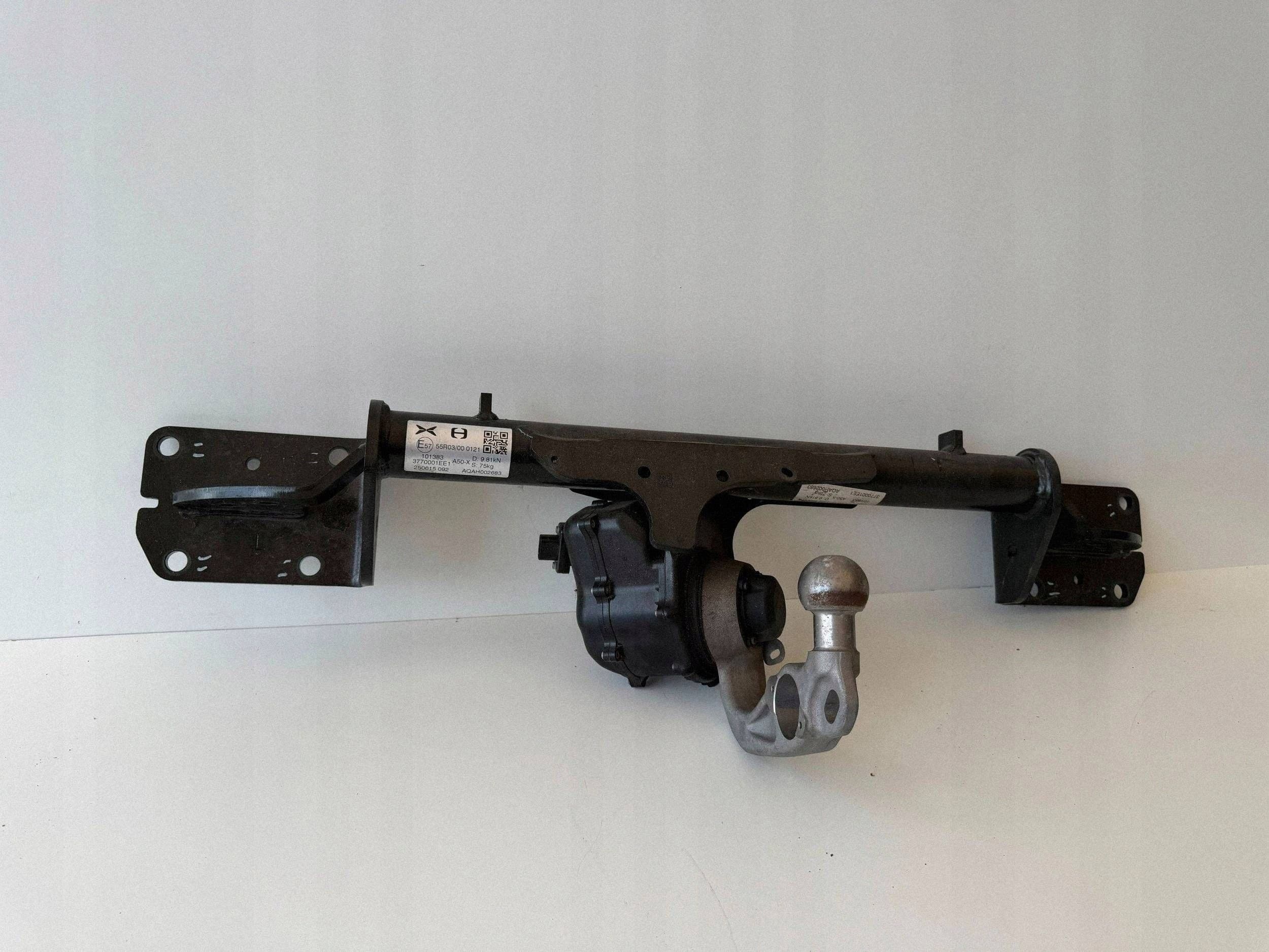 Enganche de Remolque Original Xpeng G6 AQAH002683 usado 2