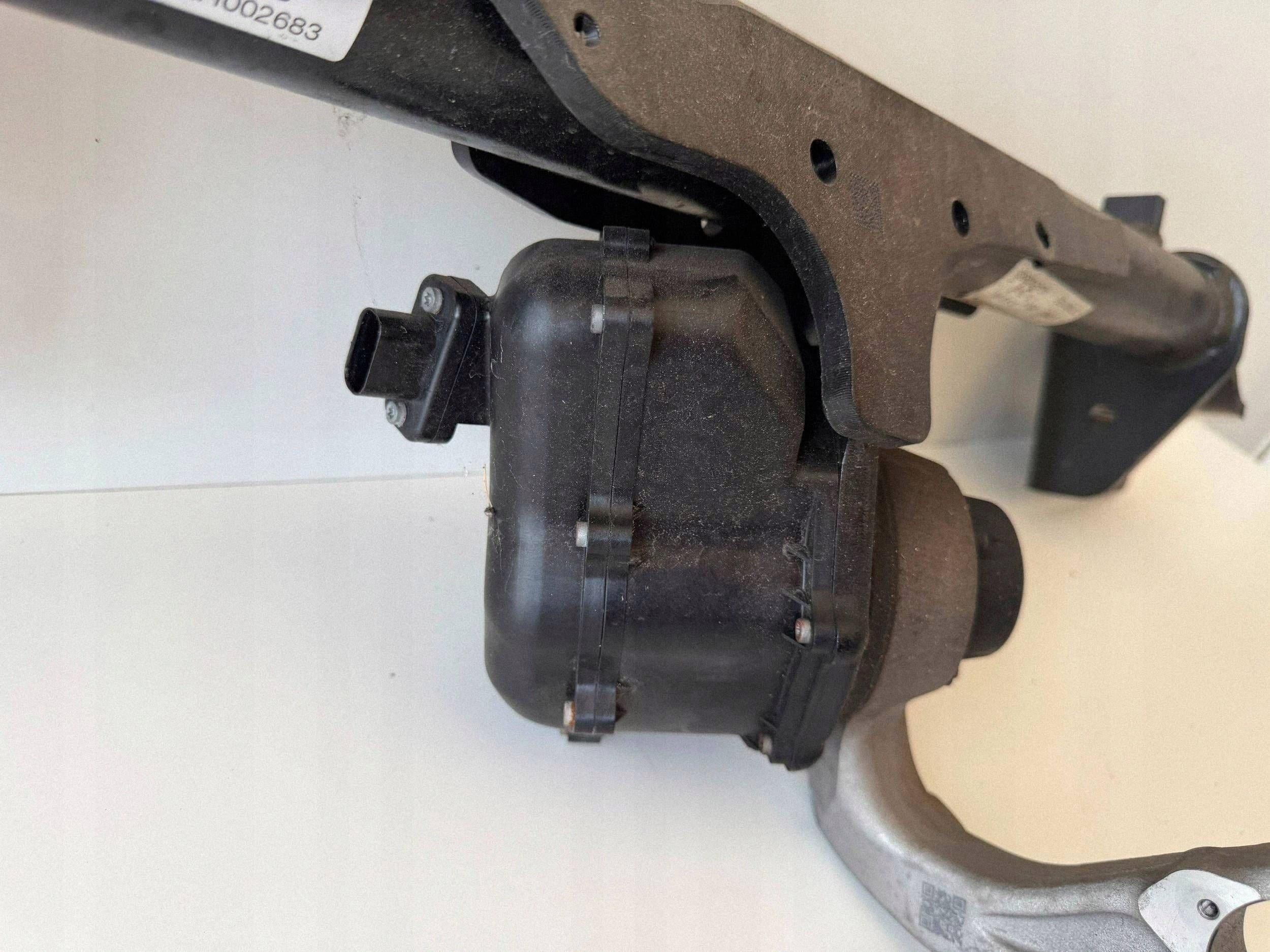 Enganche de Remolque Original Xpeng G6 AQAH002683 usado 4