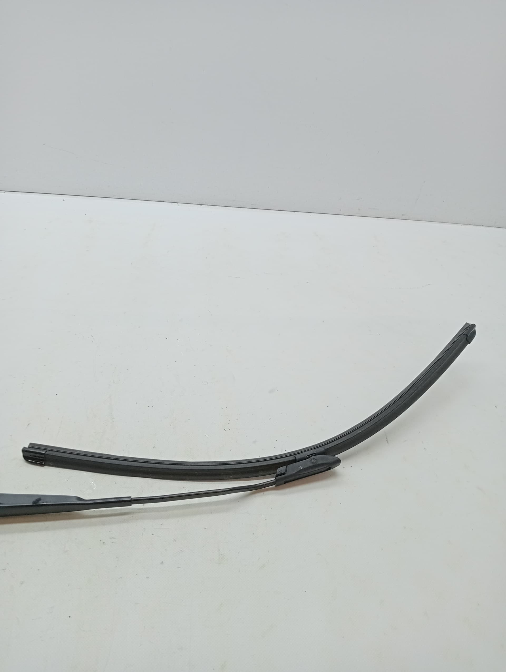 Brazo limpia delantero derecho CITROEN C3 2