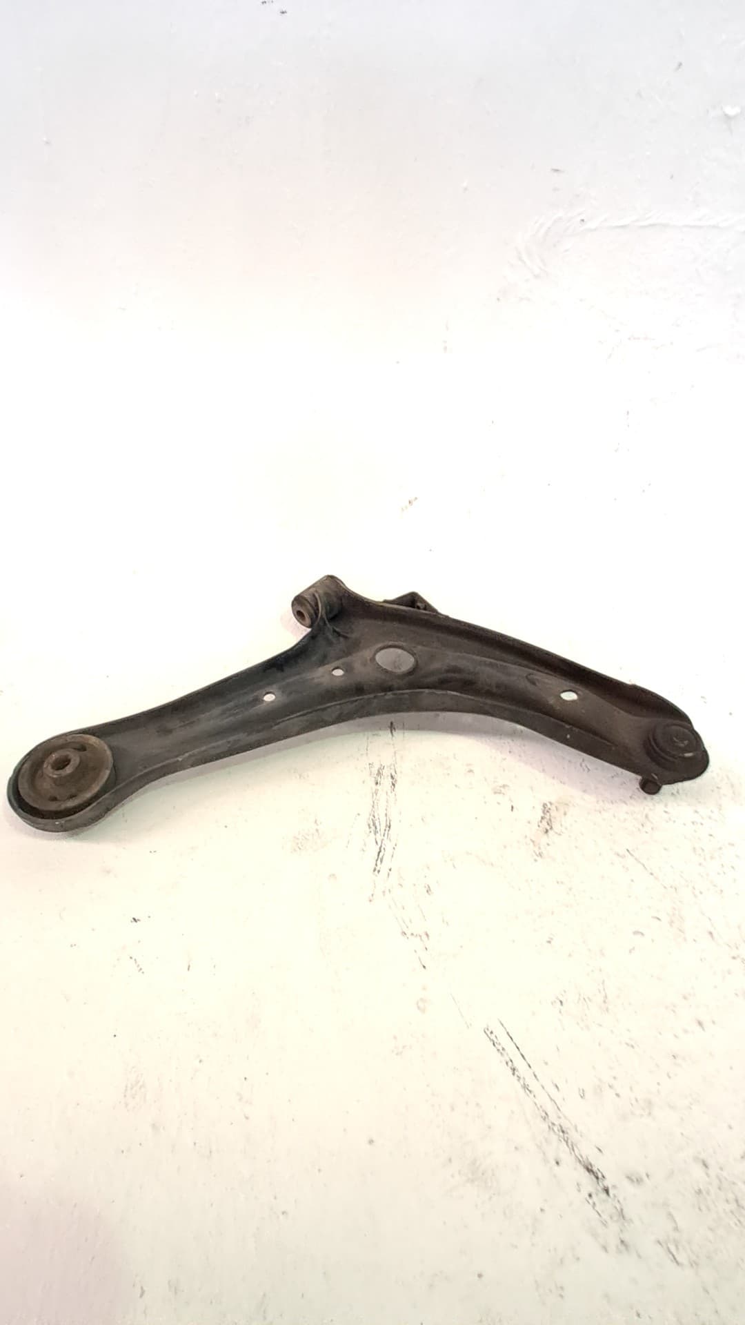Brazo suspension inferior delantero izquierdo MAZDA 2 LIM 2