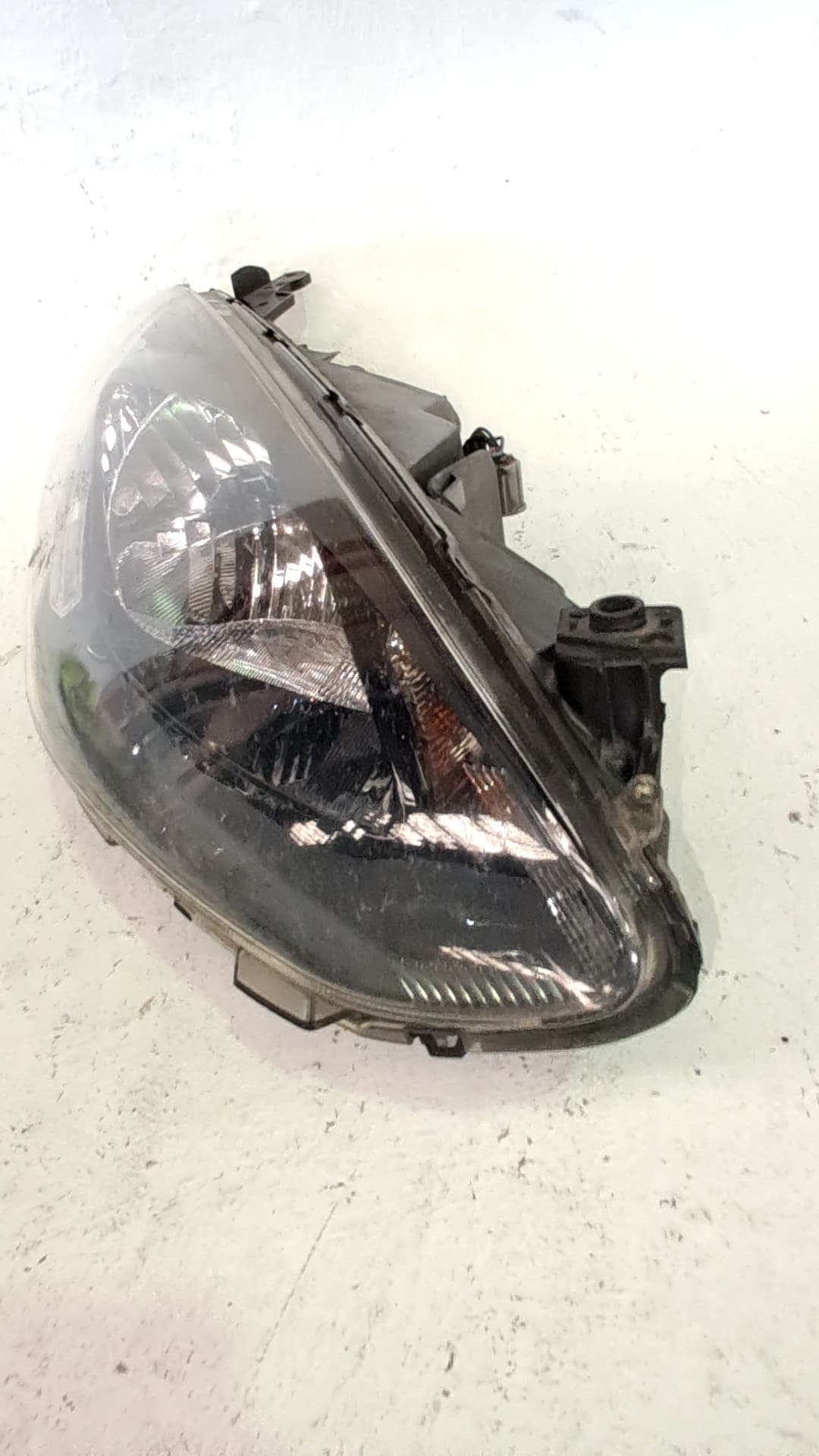 Faro derecho MAZDA 2 LIM 3