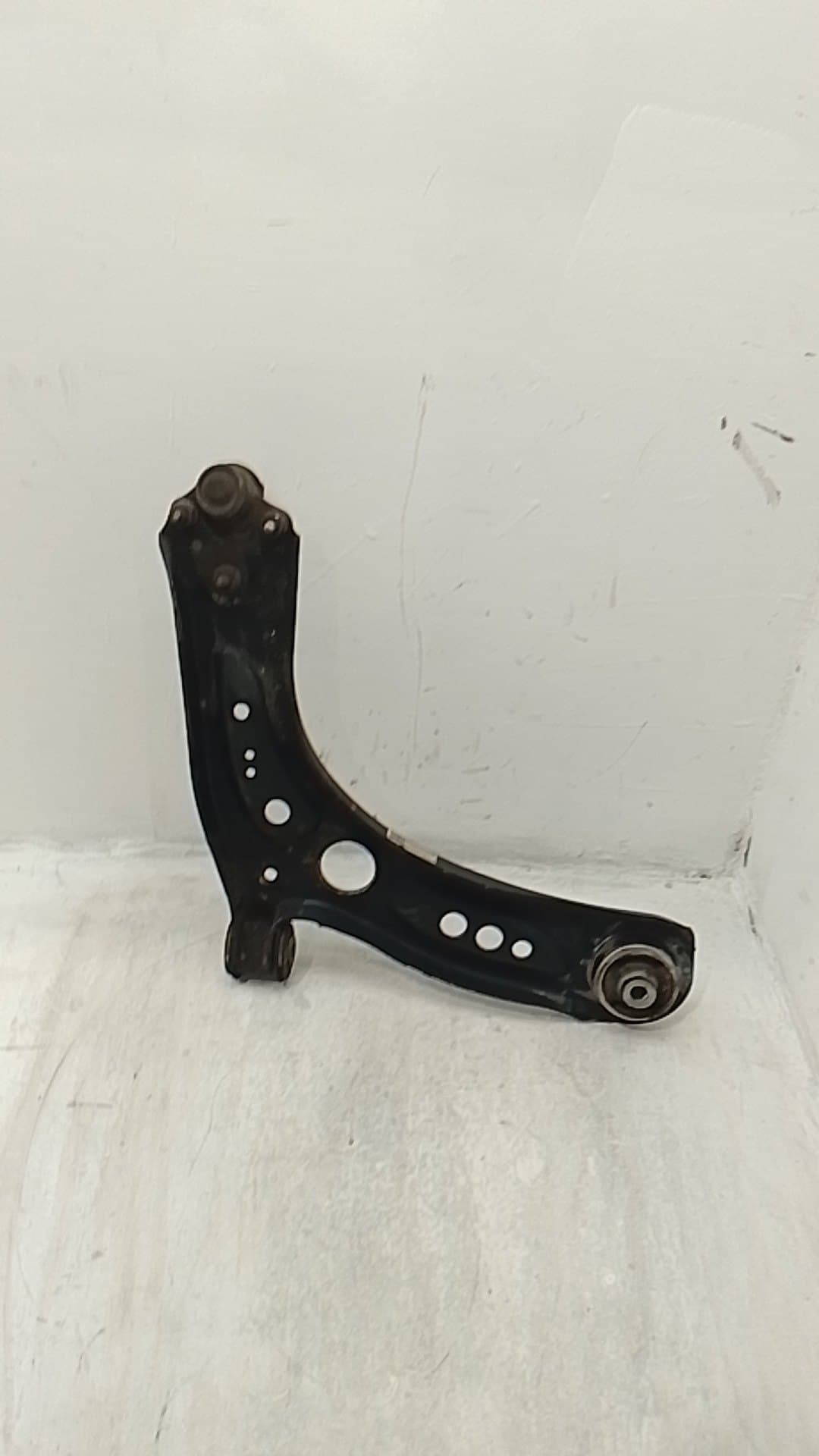 Brazo suspension inferior delantero izquierdo VOLKSWAGEN GOLF VII LIM 3