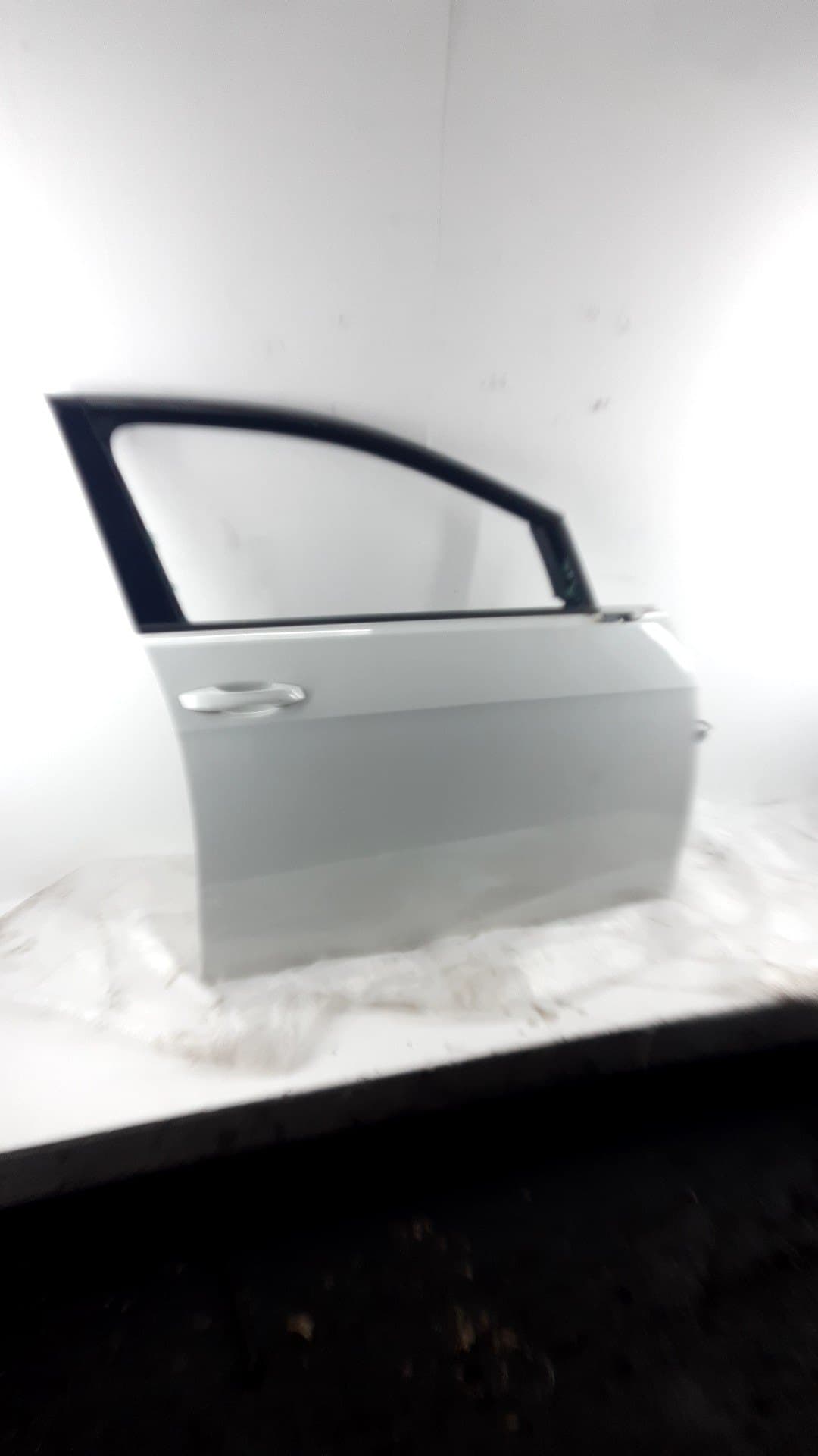 Puerta delantera derecha VOLKSWAGEN GOLF VII LIM