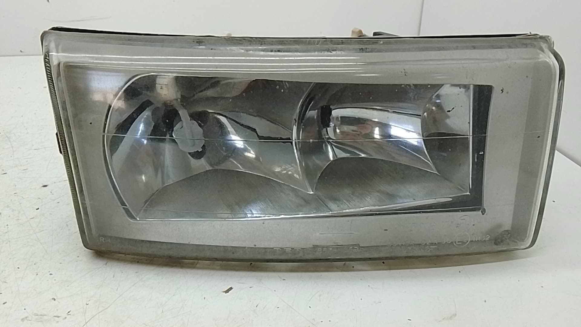 Faro derecho IVECO DAILY