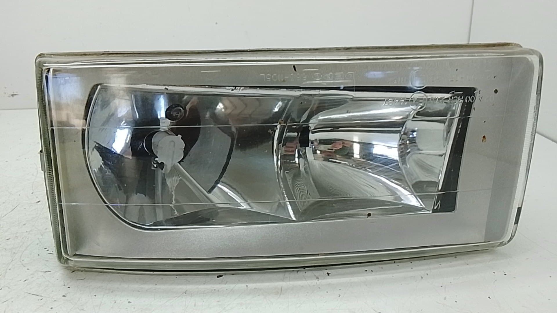Faro izquierdo IVECO DAILY