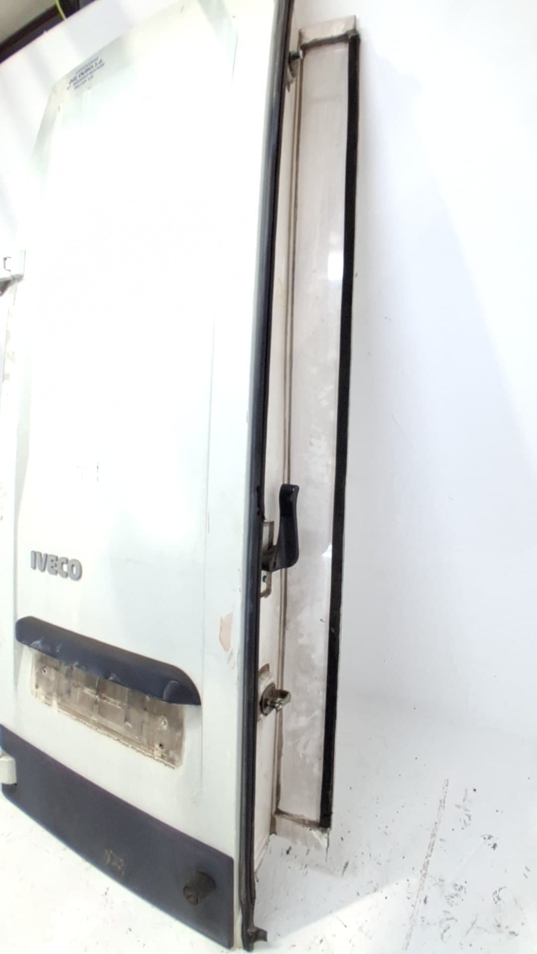 Porton trasero izquierdo IVECO DAILY 4