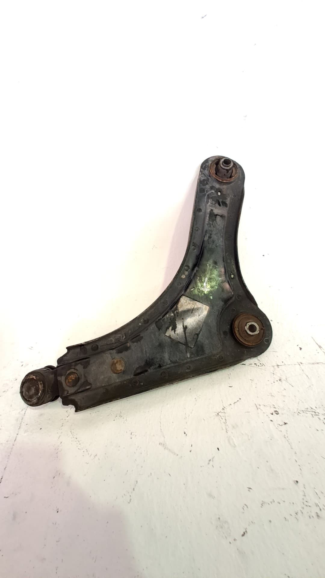 Brazo suspension inferior delantero izquierdo DAEWOO NUBIRA WAGON 2