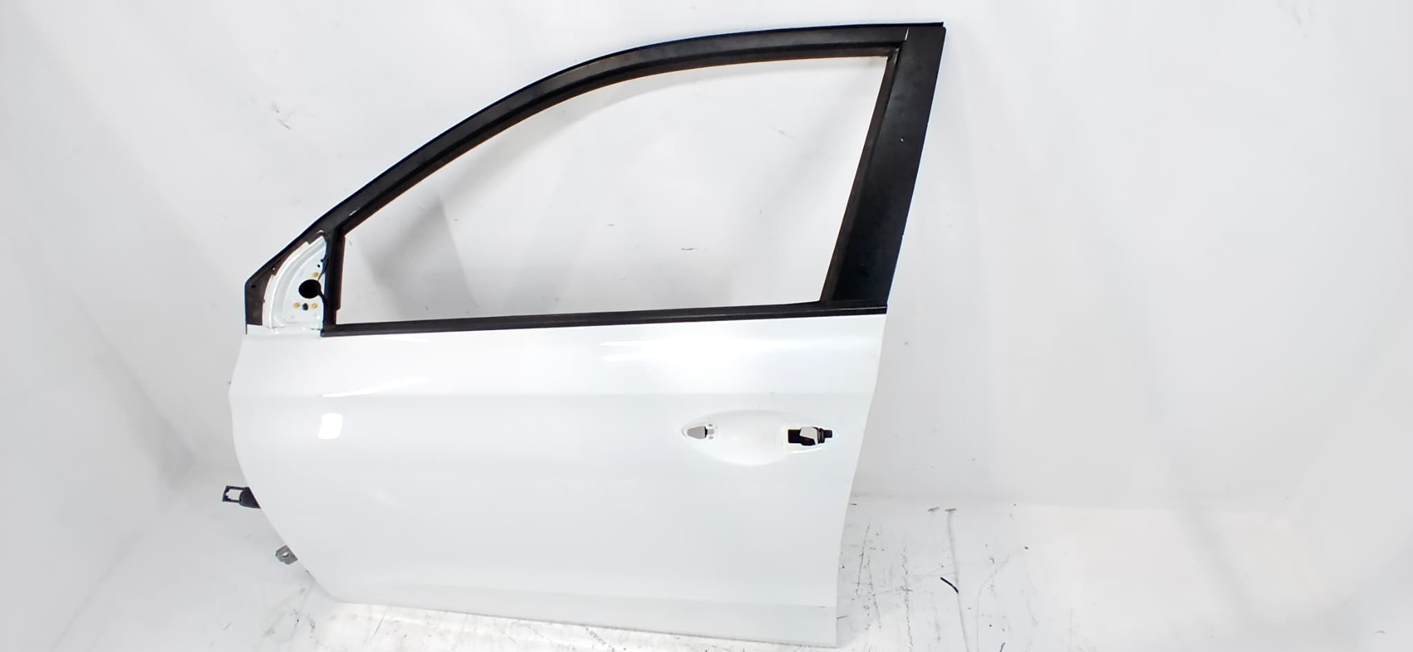 Puerta delantera izquierda HYUNDAI I20 3