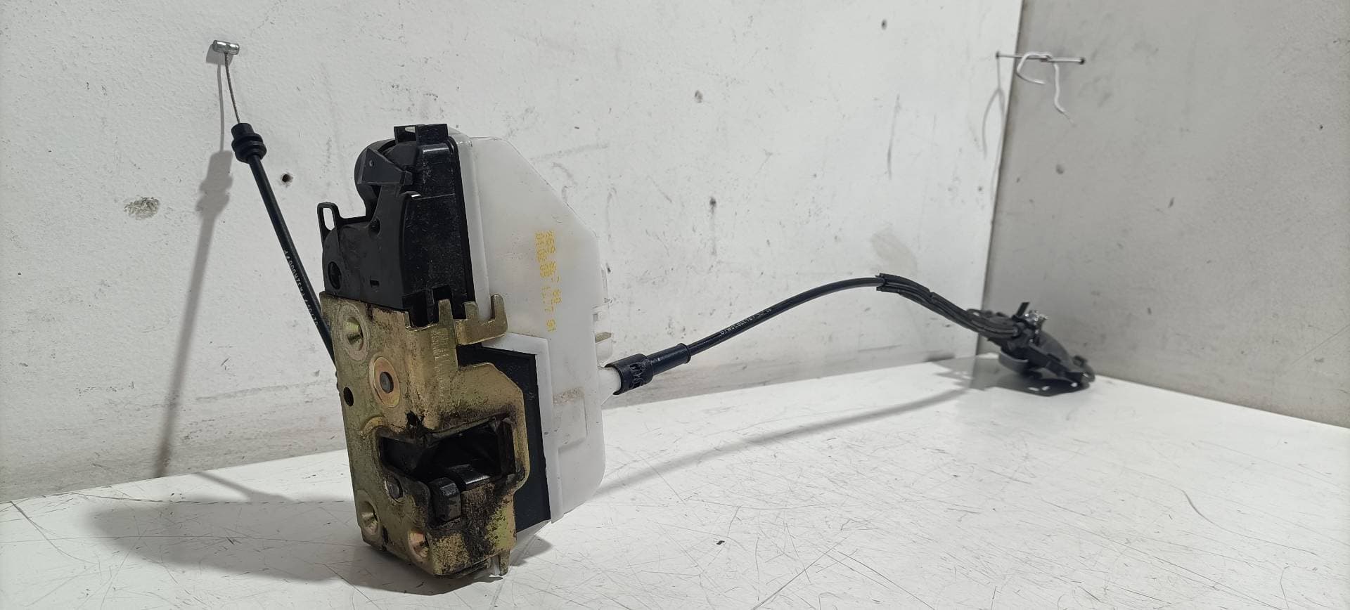 Cerradura puerta delantera izquierda CITROEN C3