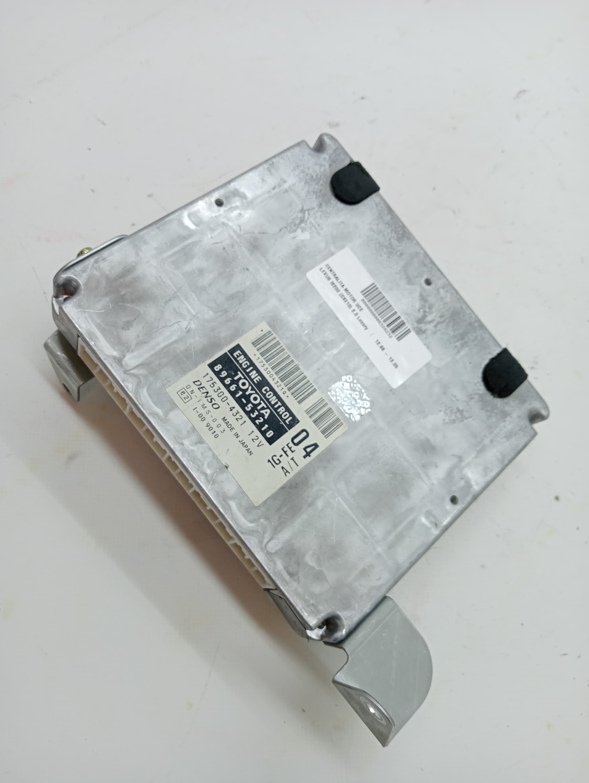 Centralita motor uce LEXUS IS200 (GXE10)
