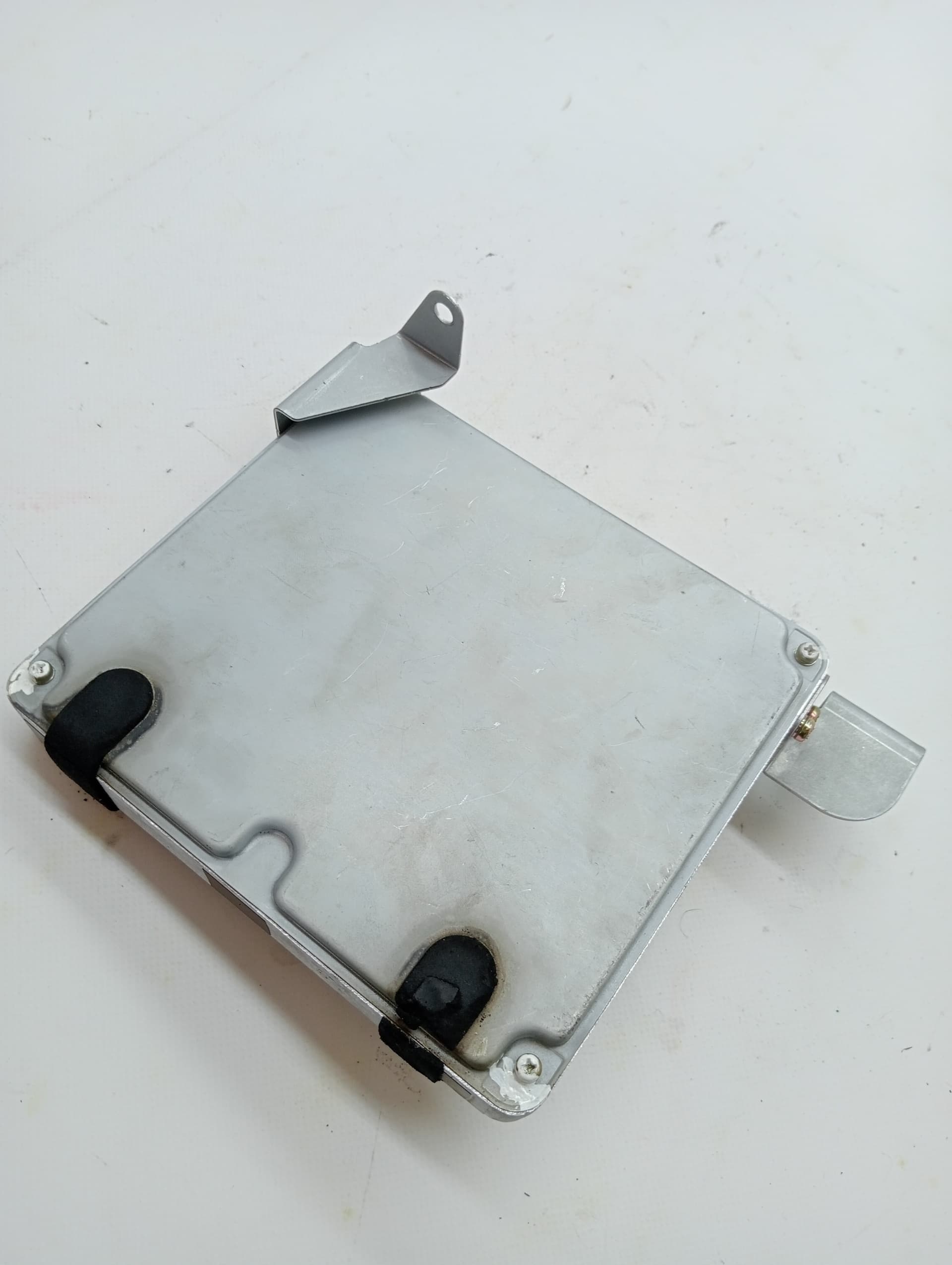 Centralita motor uce LEXUS IS200 (GXE10) 2
