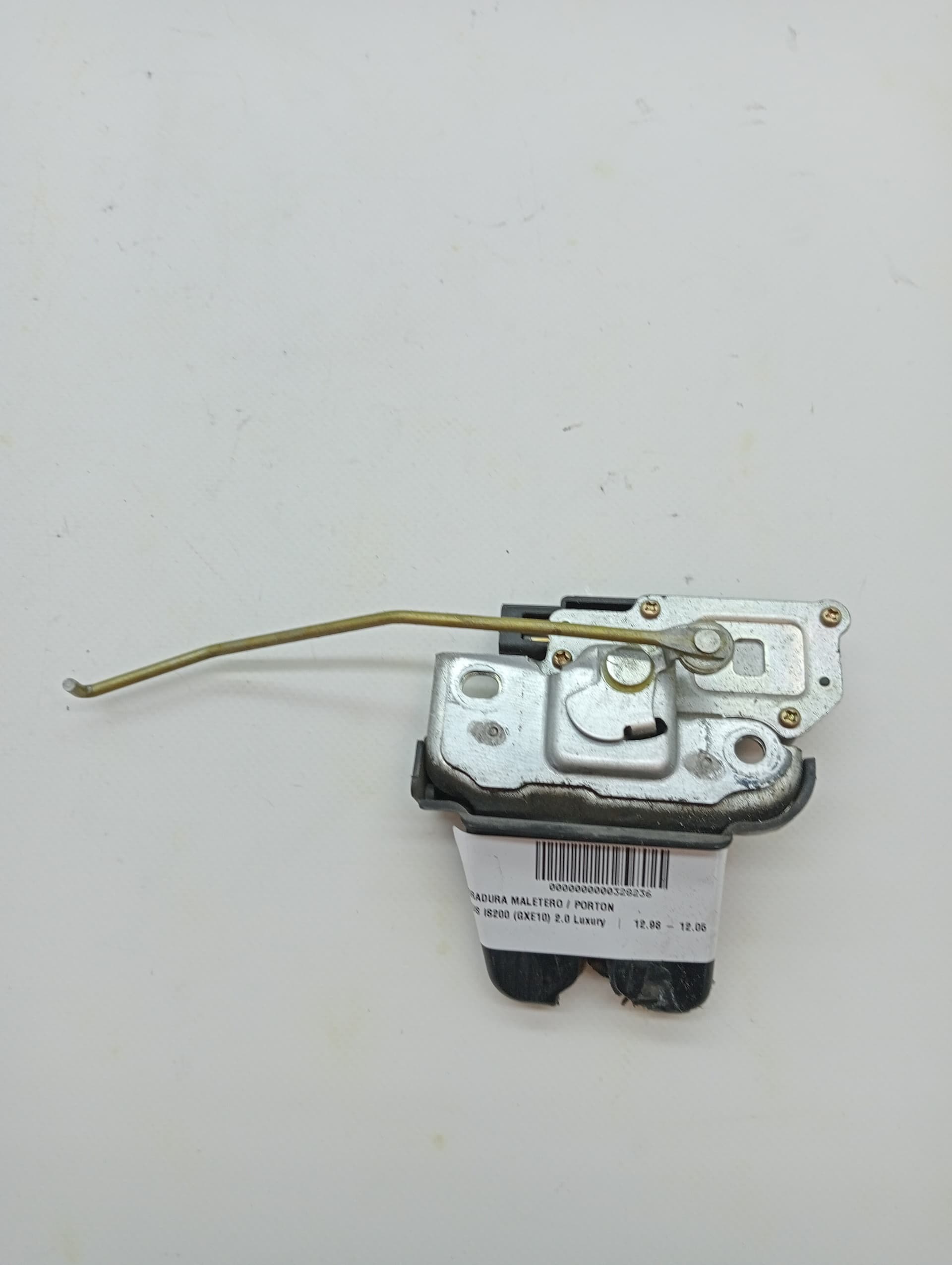 Cerradura maletero / porton LEXUS IS200 (GXE10)