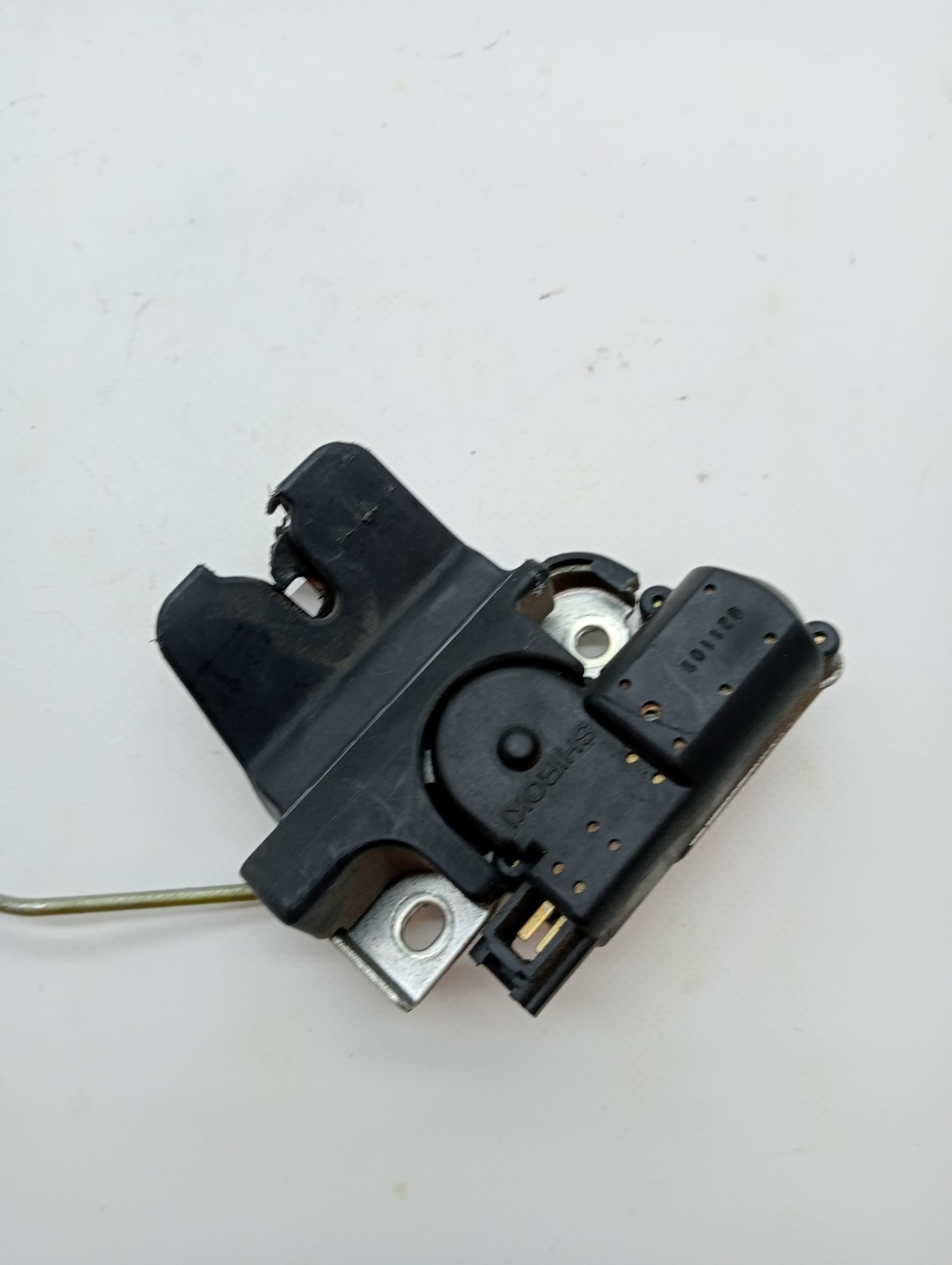 Cerradura maletero / porton LEXUS IS200 (GXE10) 3