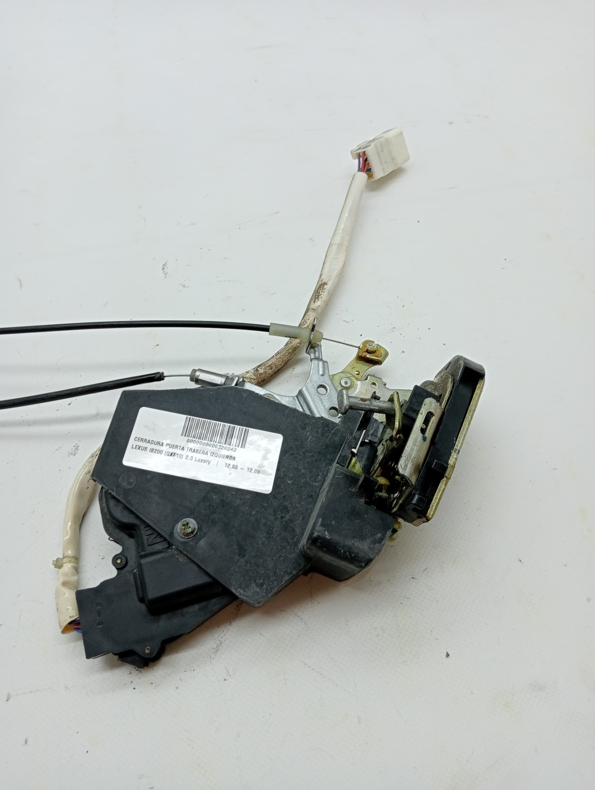 Cerradura puerta trasera izquierda LEXUS IS200 (GXE10)