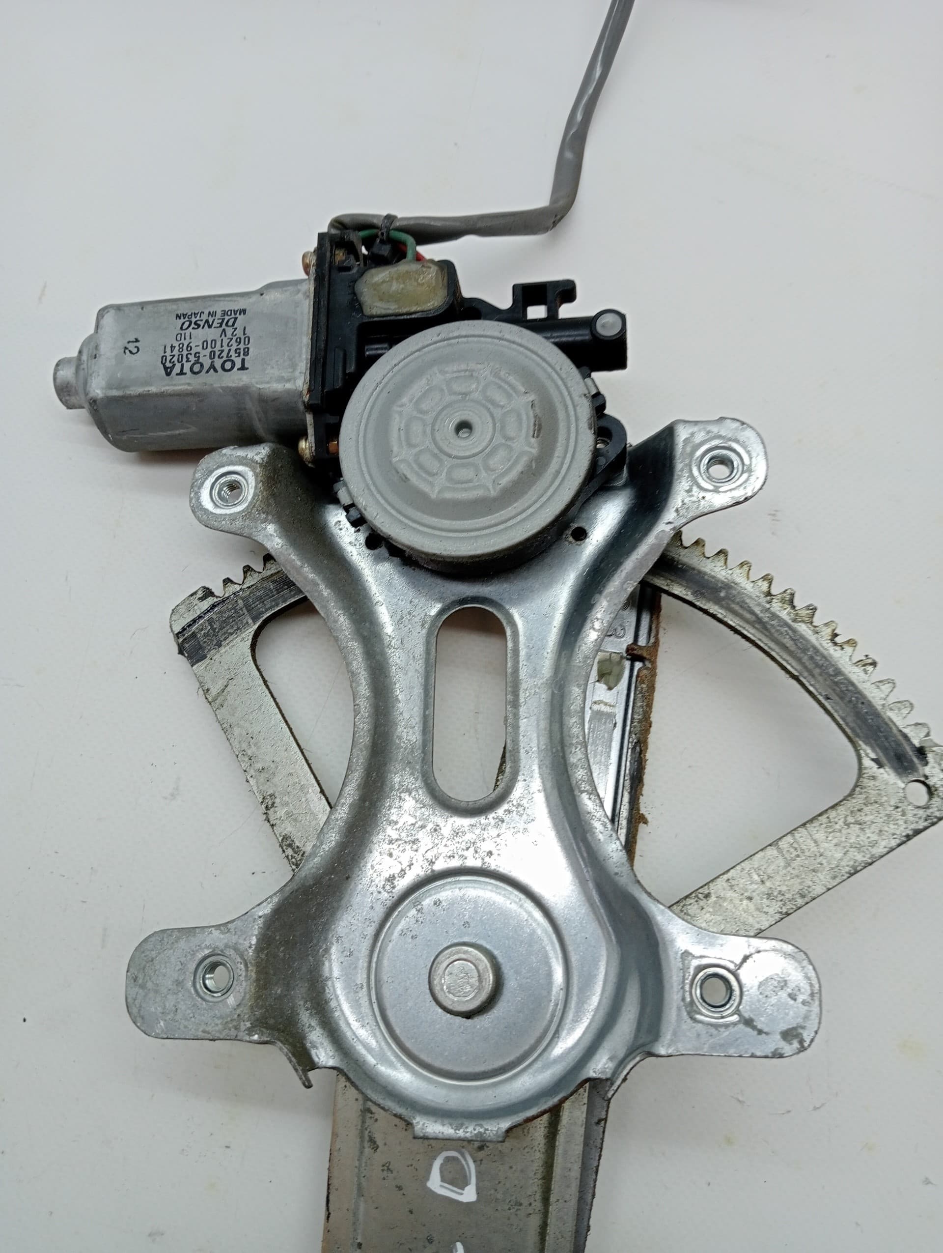 Elevalunas delantero derecho LEXUS IS200 (GXE10) 3