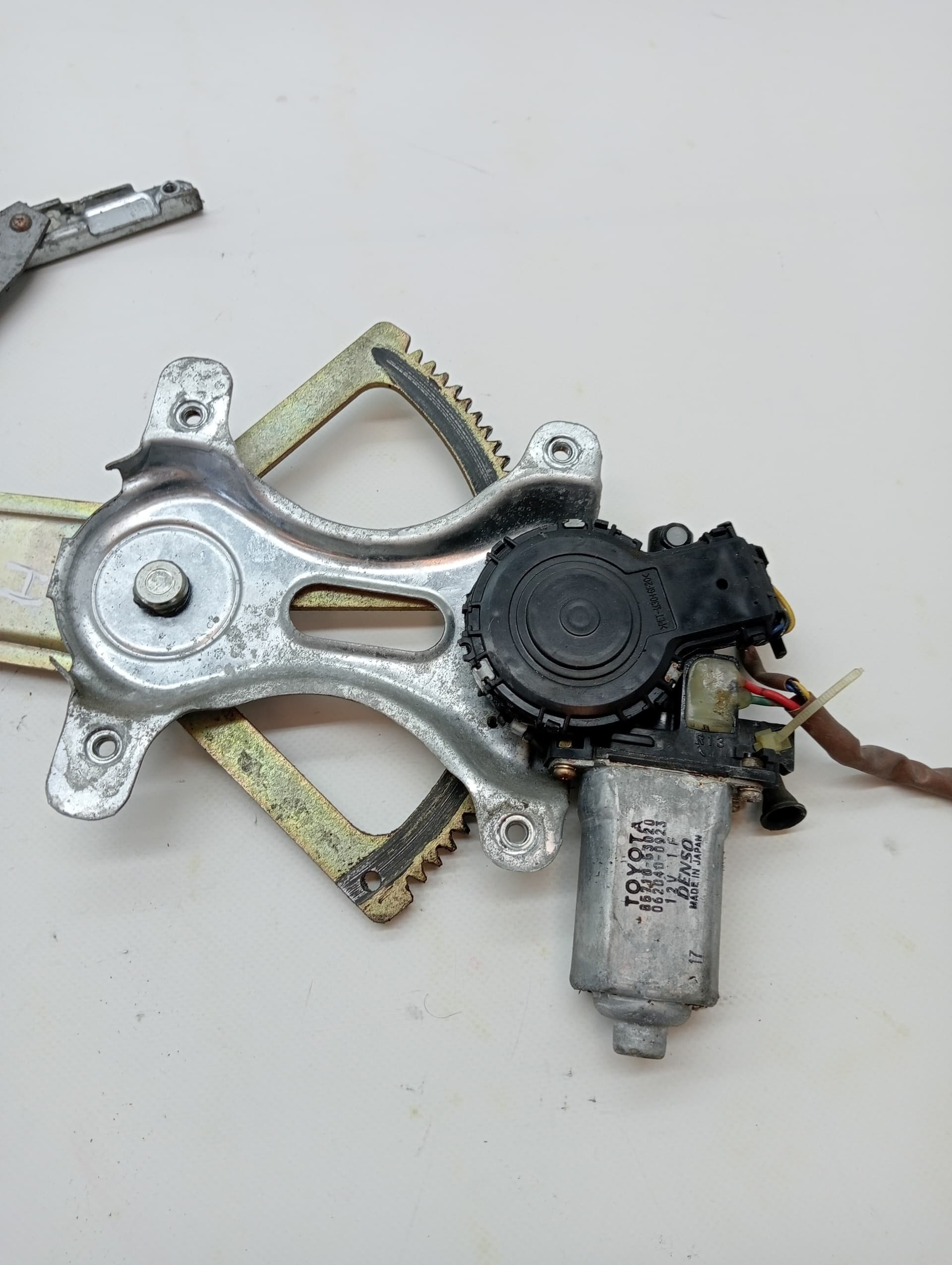 Elevalunas delantero izquierdo LEXUS IS200 (GXE10) 3