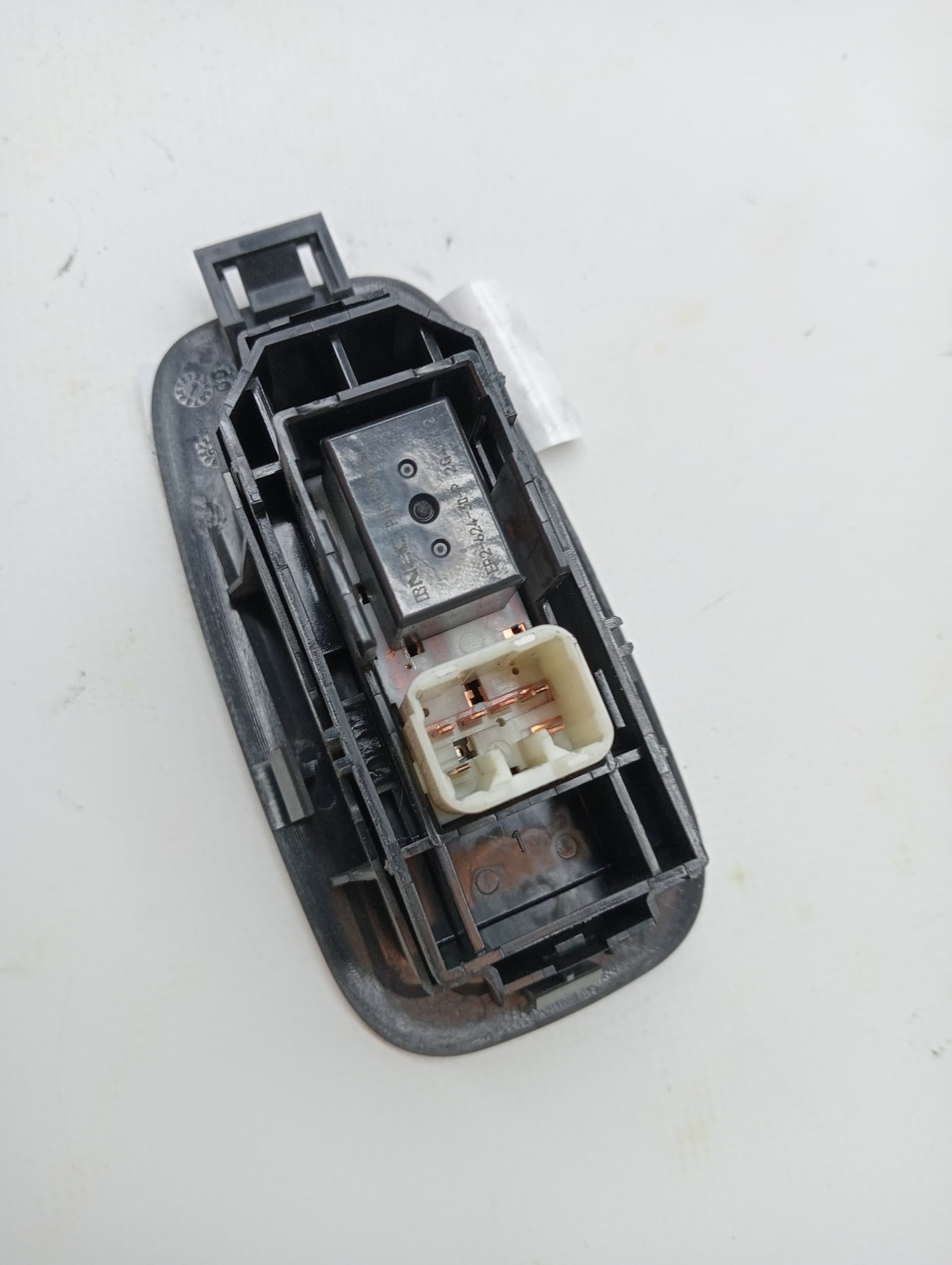 Mando elevalunas trasero derecho LEXUS IS200 (GXE10) 3