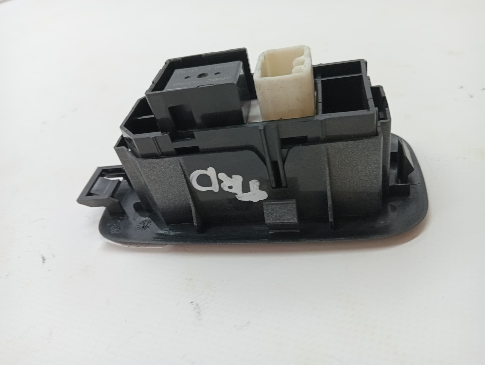 Mando elevalunas trasero derecho LEXUS IS200 (GXE10) 2