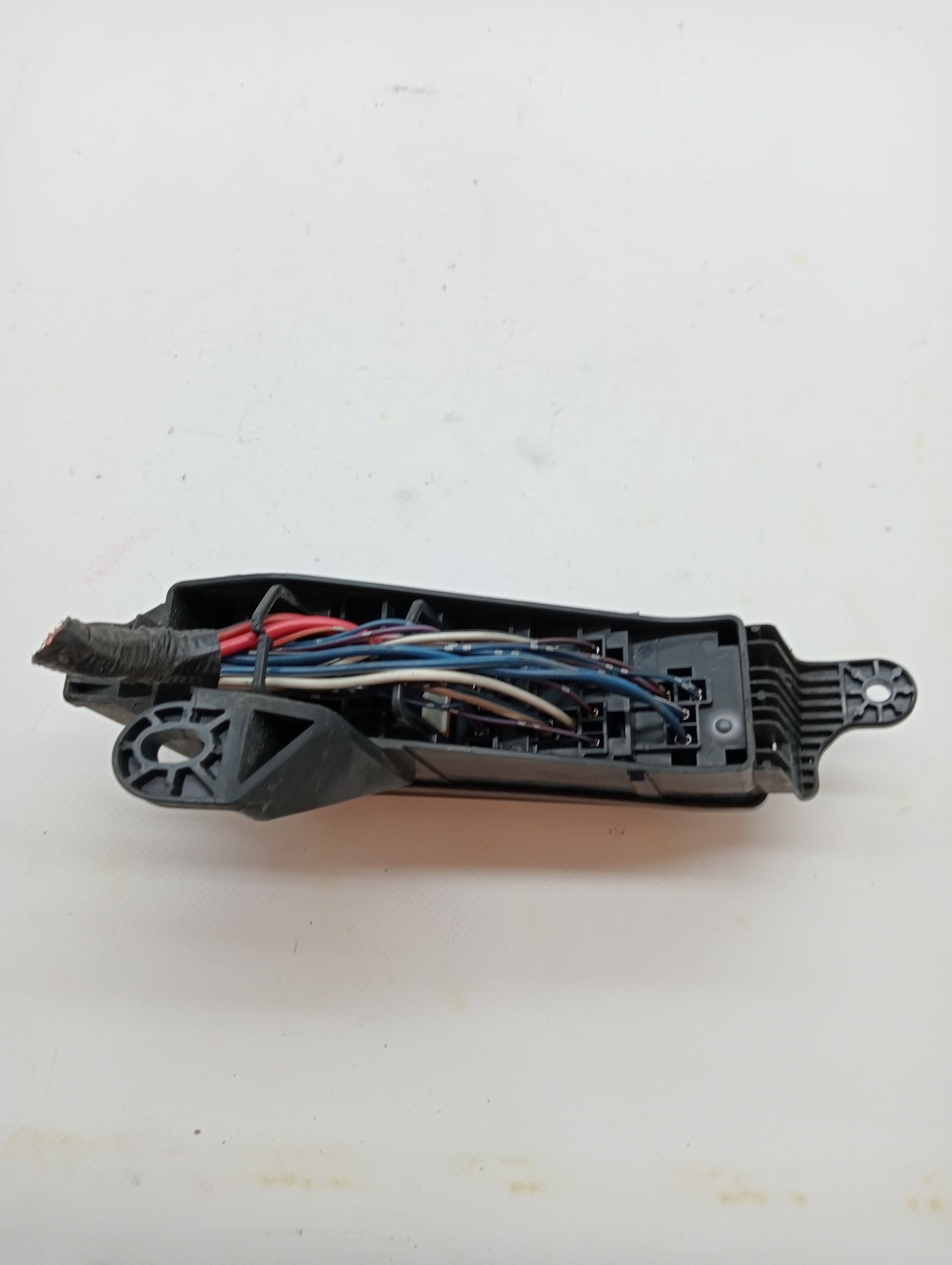 Caja reles / fusibles LEXUS IS200 (GXE10) 2