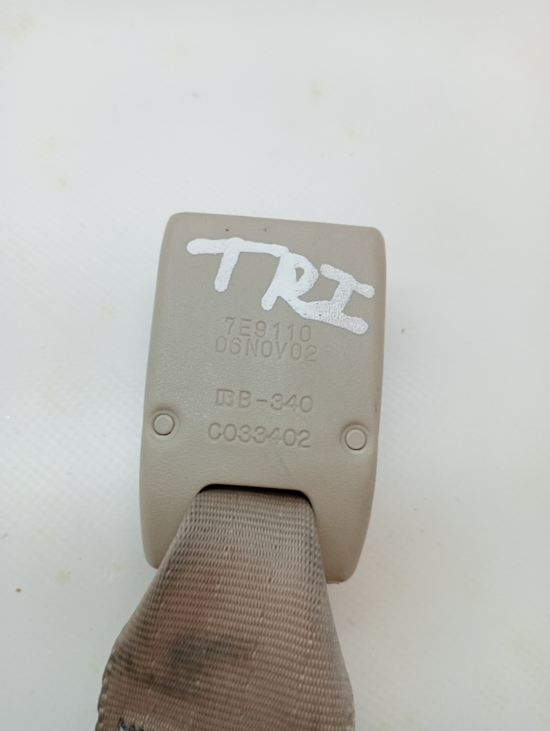 Enganche cinturon LEXUS IS200 (GXE10) 3
