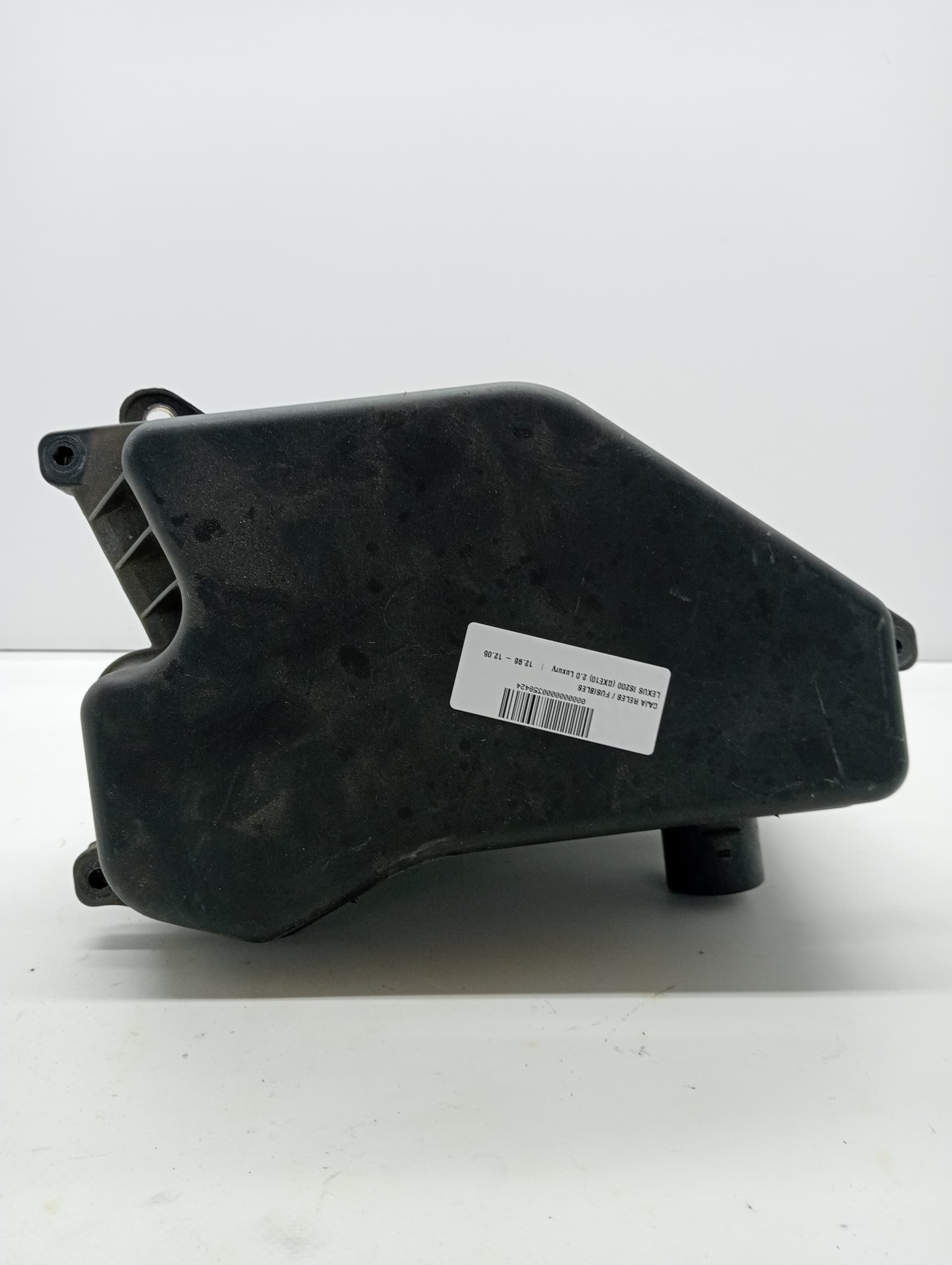 Caja reles / fusibles LEXUS IS200 (GXE10) 3