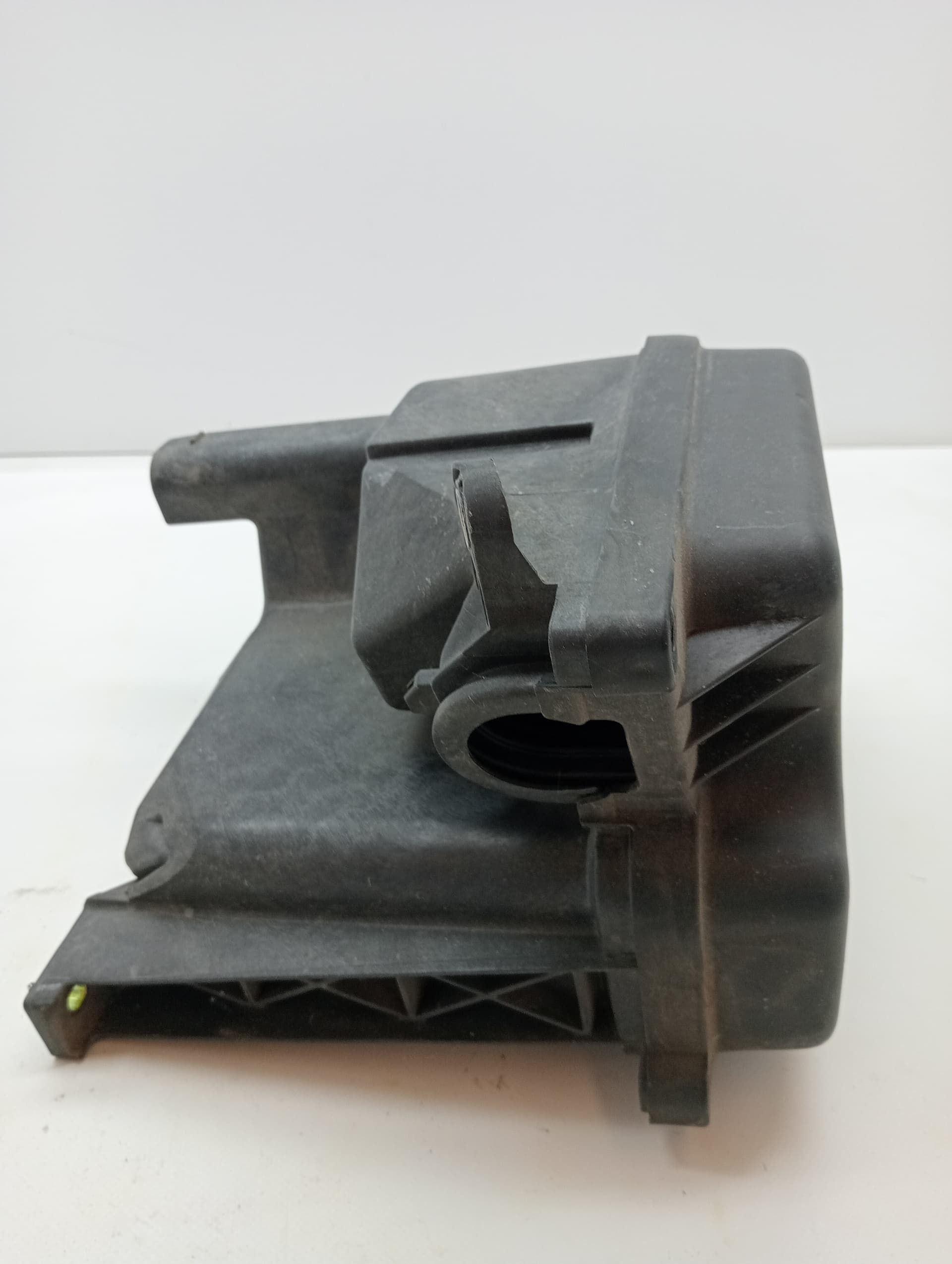 Caja reles / fusibles LEXUS IS200 (GXE10)