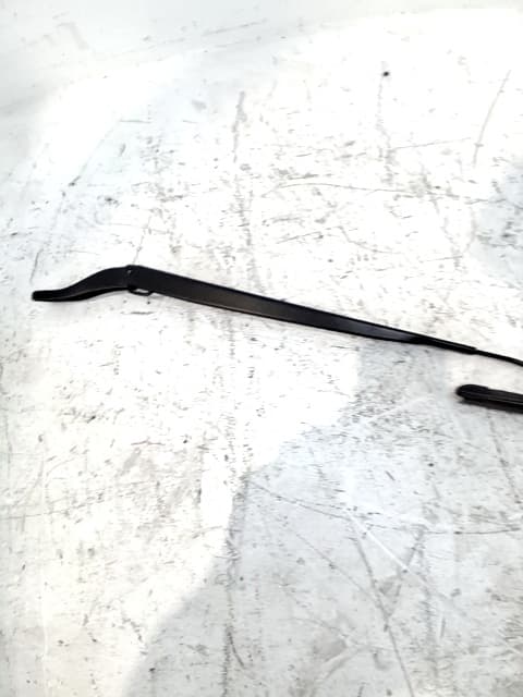 Brazo limpia delantero izquierdo OPEL CORSA F 2