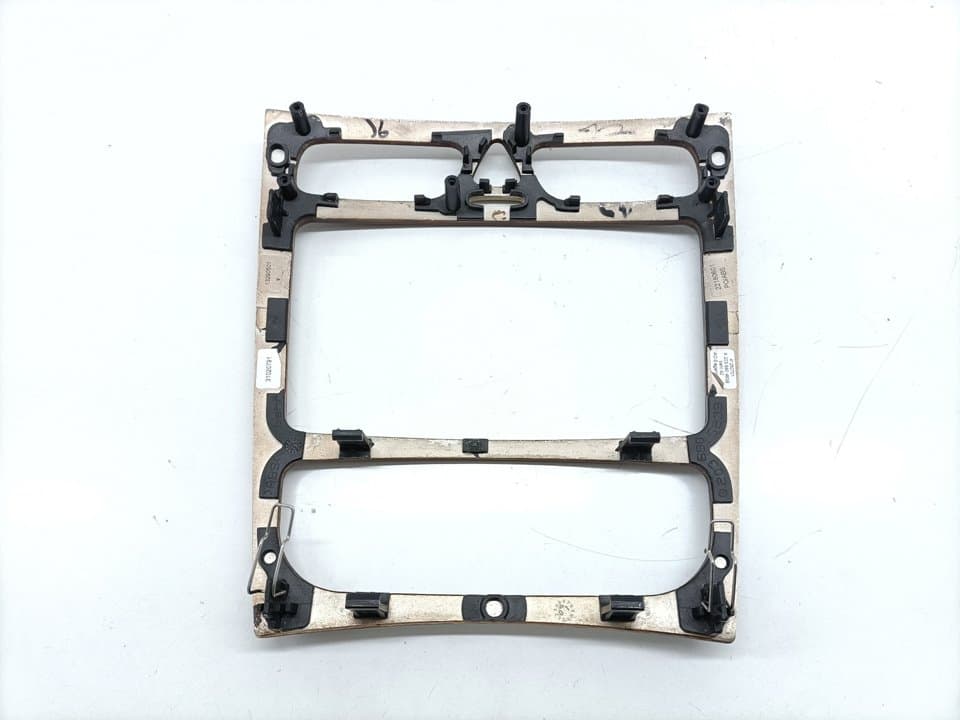 Plastico MERCEDES-BENZ CLASE C (W203) BERLINA 5