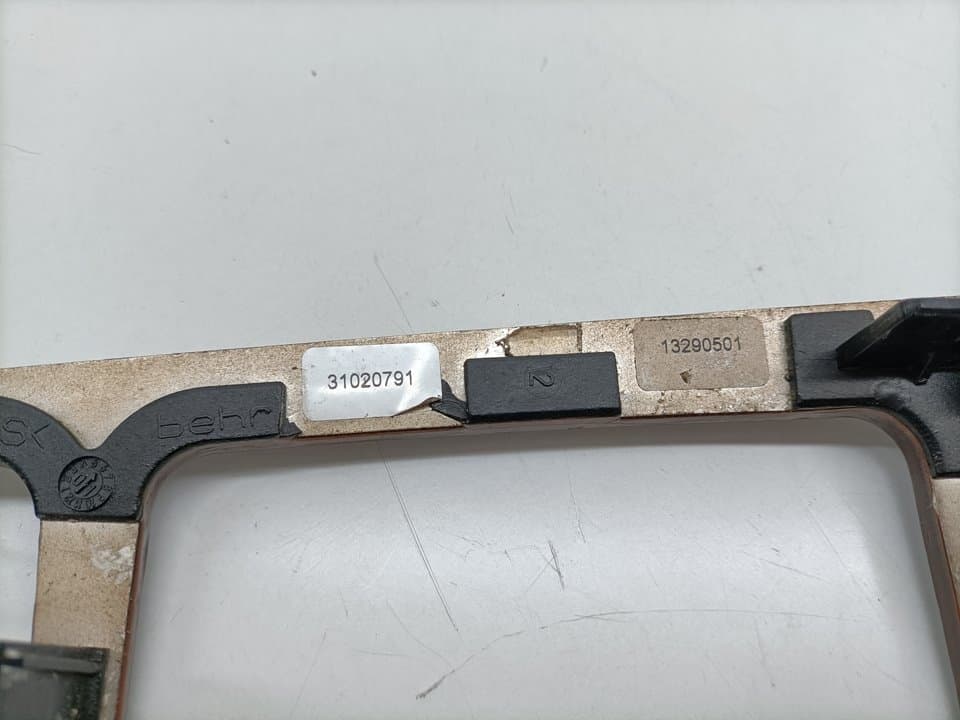 Plastico MERCEDES-BENZ CLASE C (W203) BERLINA 2