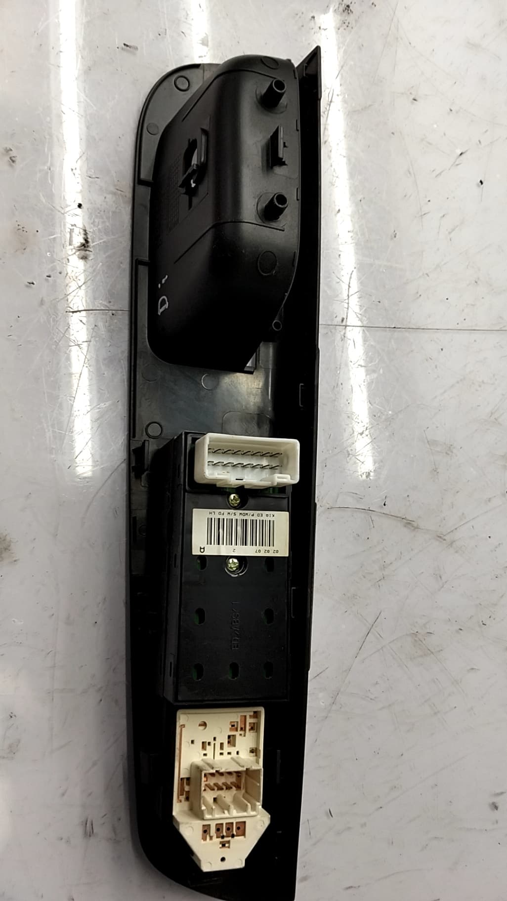 Mando elevalunas delantero izquierdo KIA CEED 3