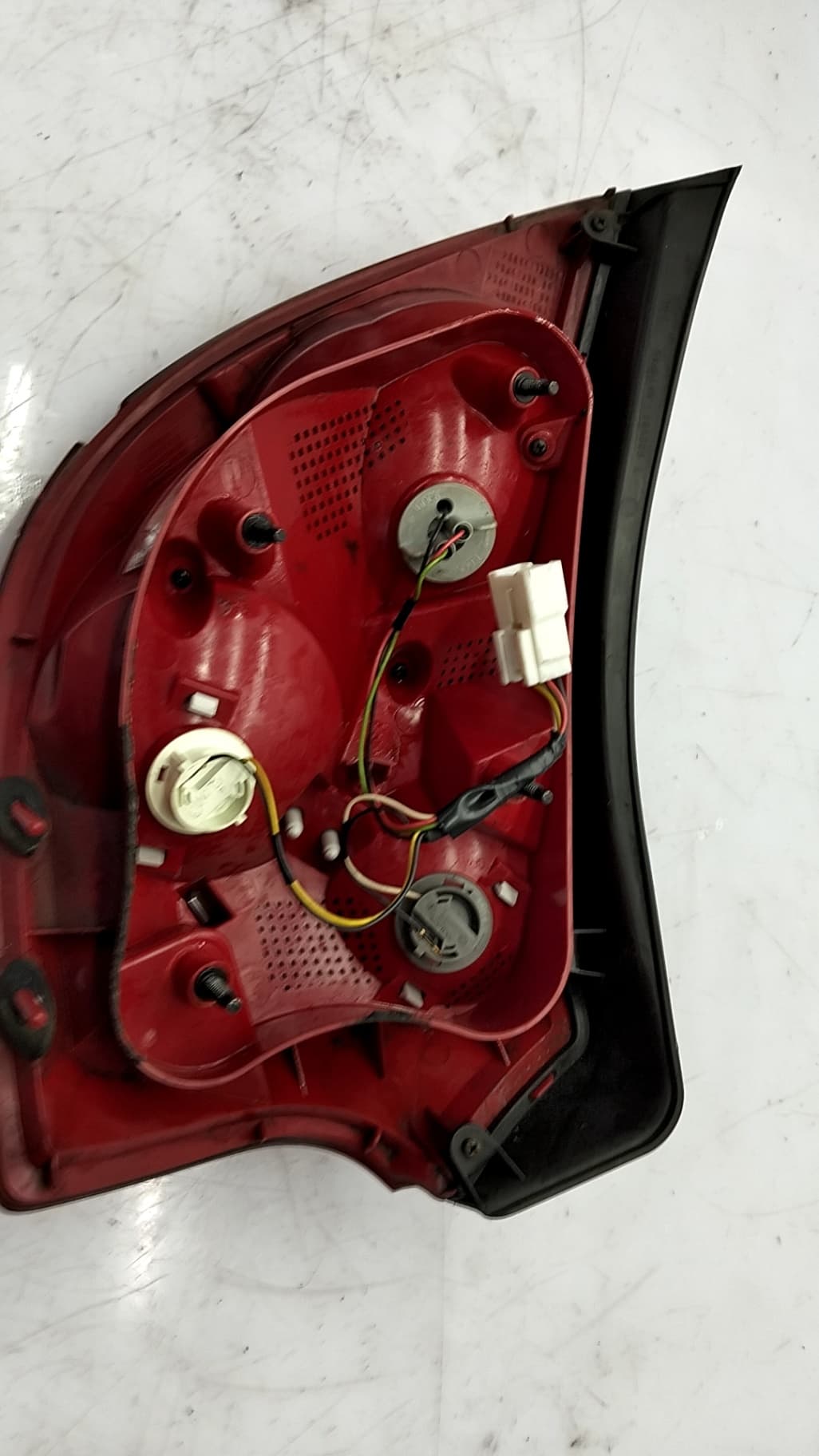 Piloto trasero izquierdo KIA CEED 4