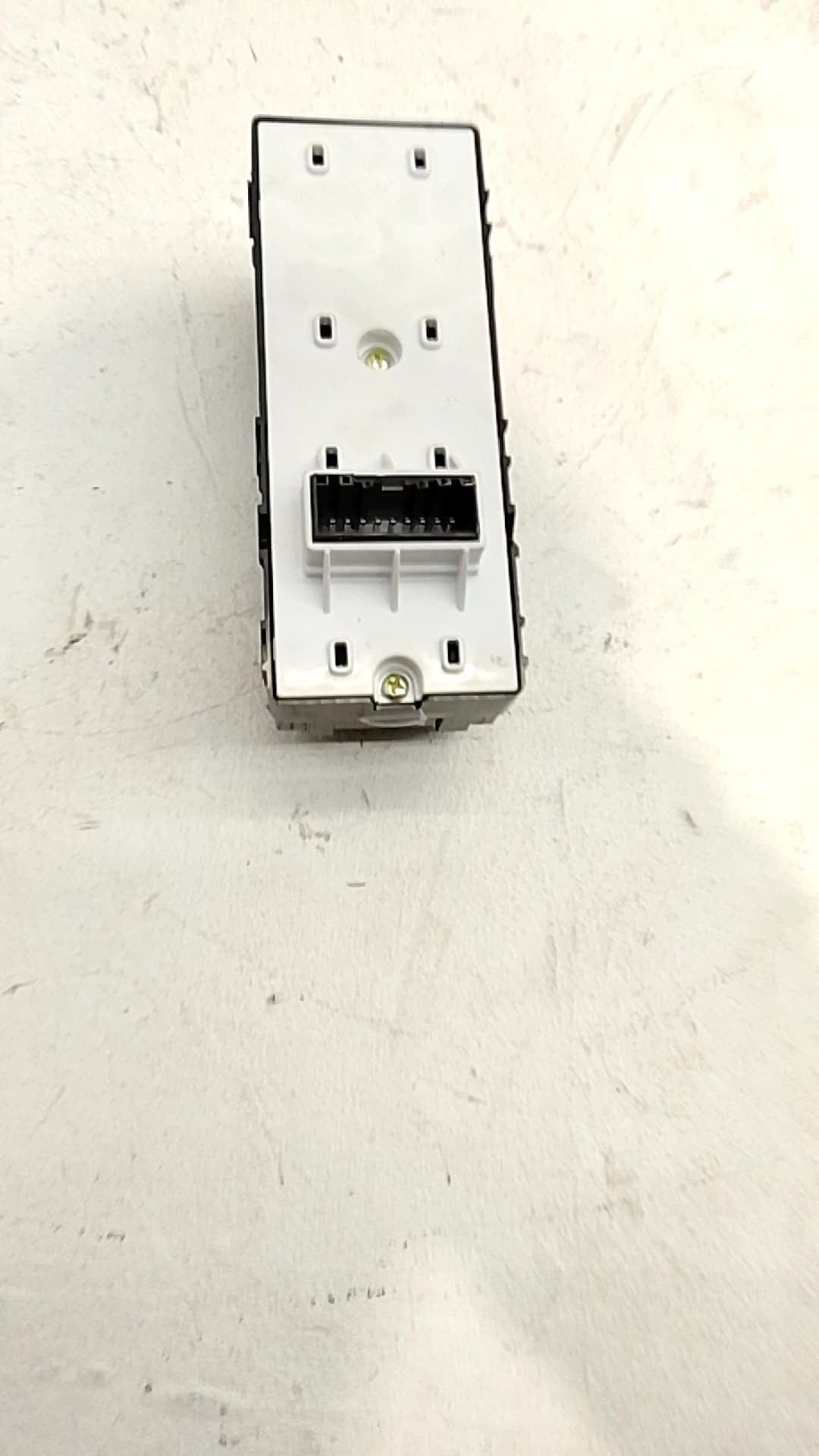 Mando elevalunas delantero izquierdo KIA STONIC 3